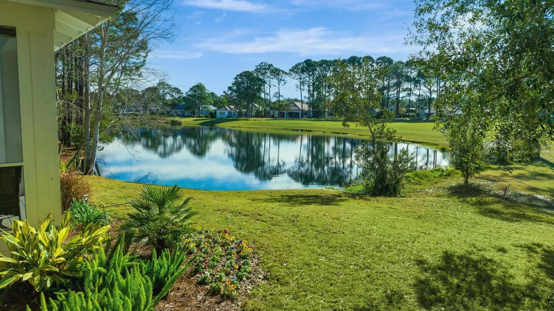 1283 Laurel Grove *