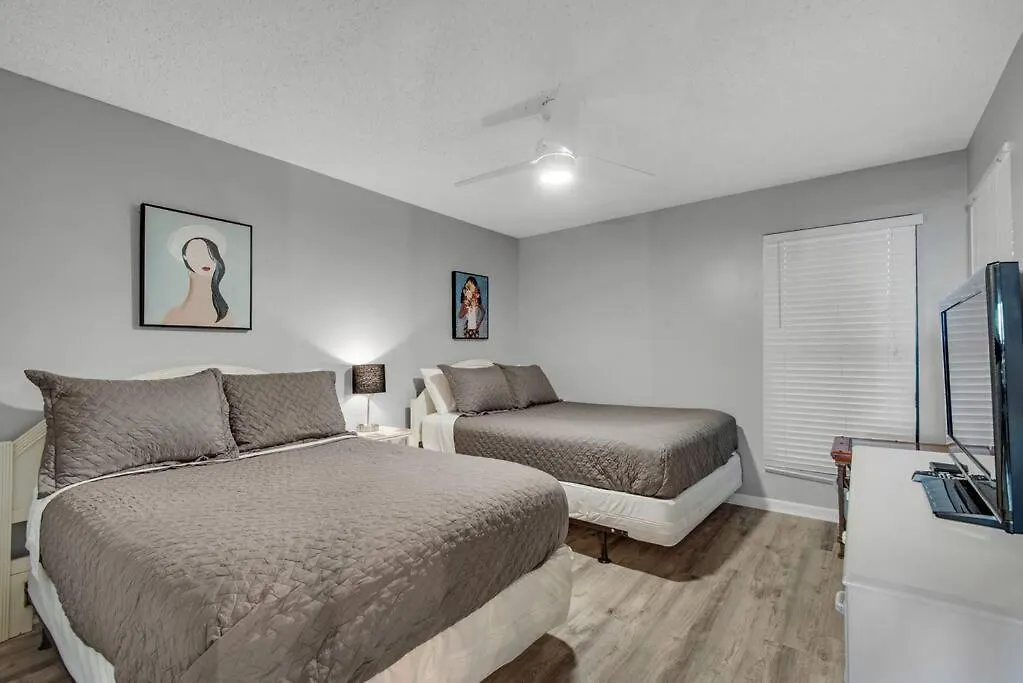 Heated Pool, Steps To Beach, Great For Families Destin