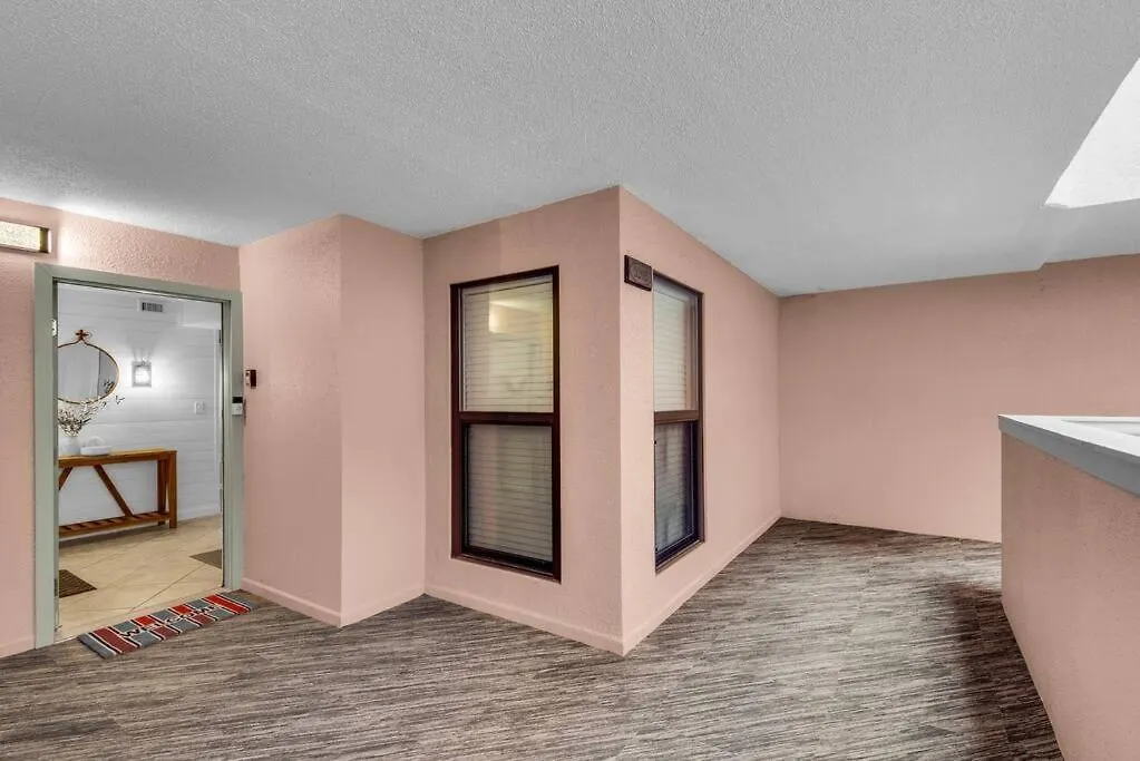 Heated Pool, Steps To Beach, Great For Families *