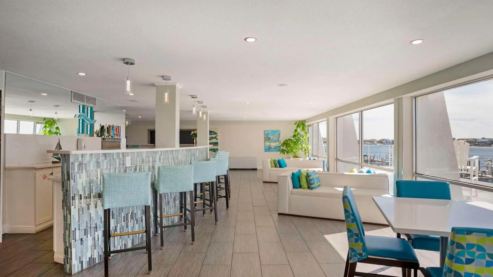 Hotel On Harbor, Ascend Collection 3*