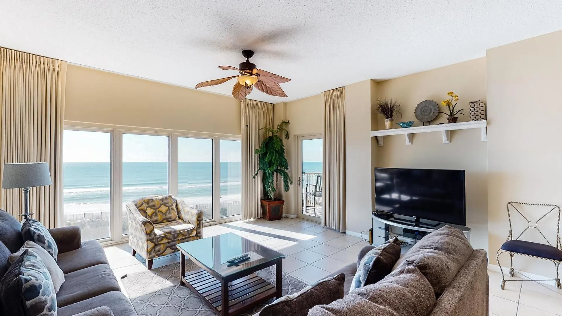 Holiday home Tops'l Manor I