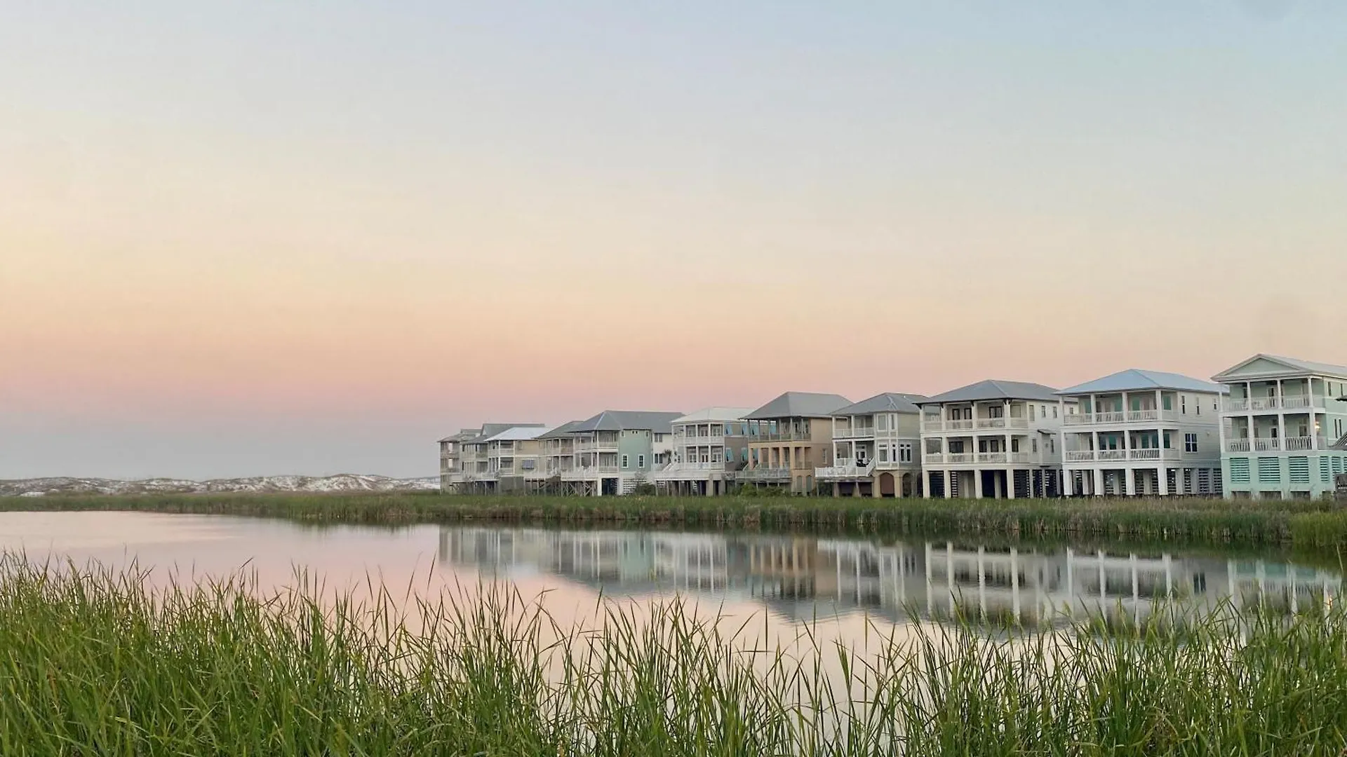 Living The Dream At Pointe Holiday home *