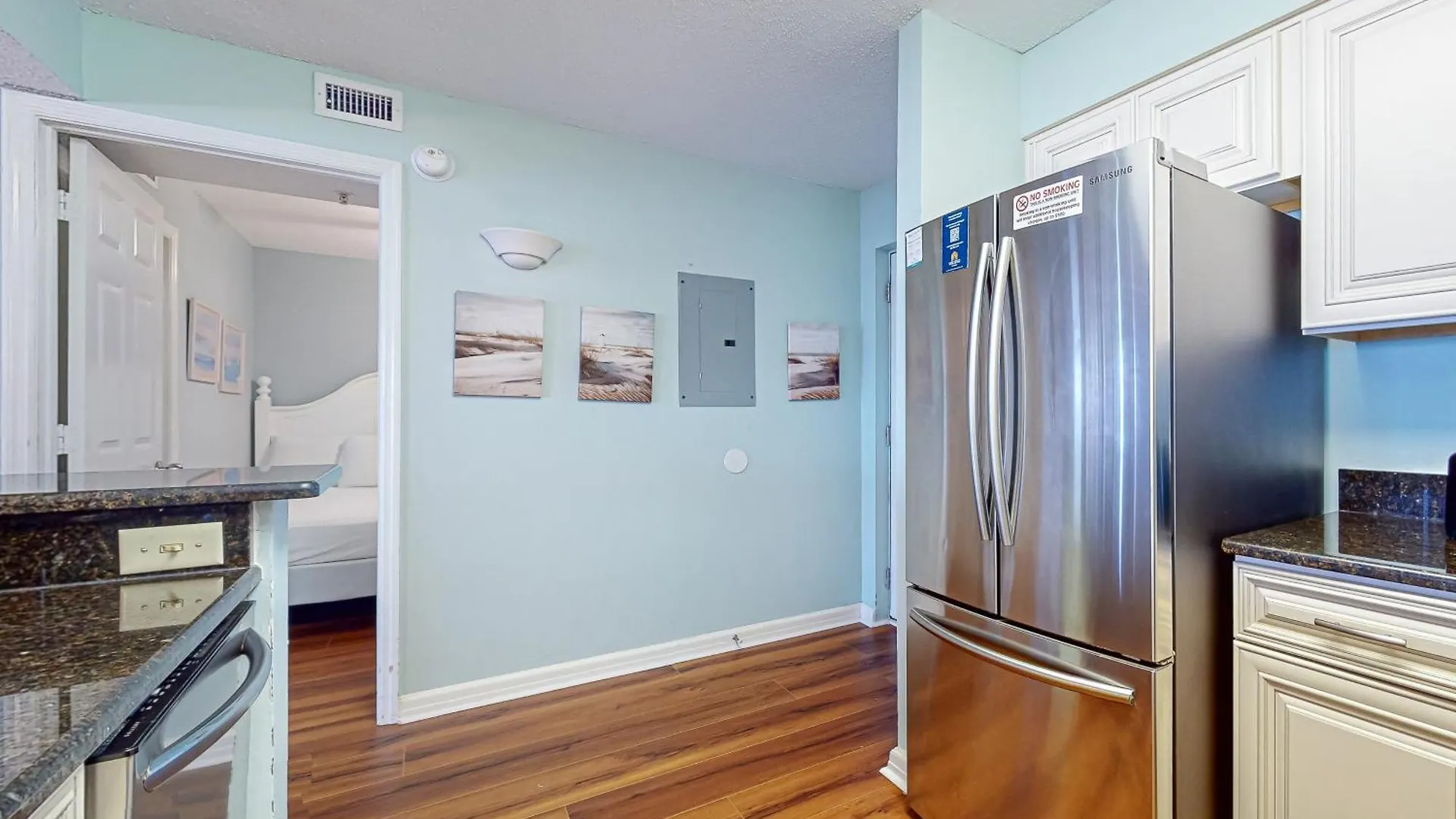 Pelican 1717 Apartment *