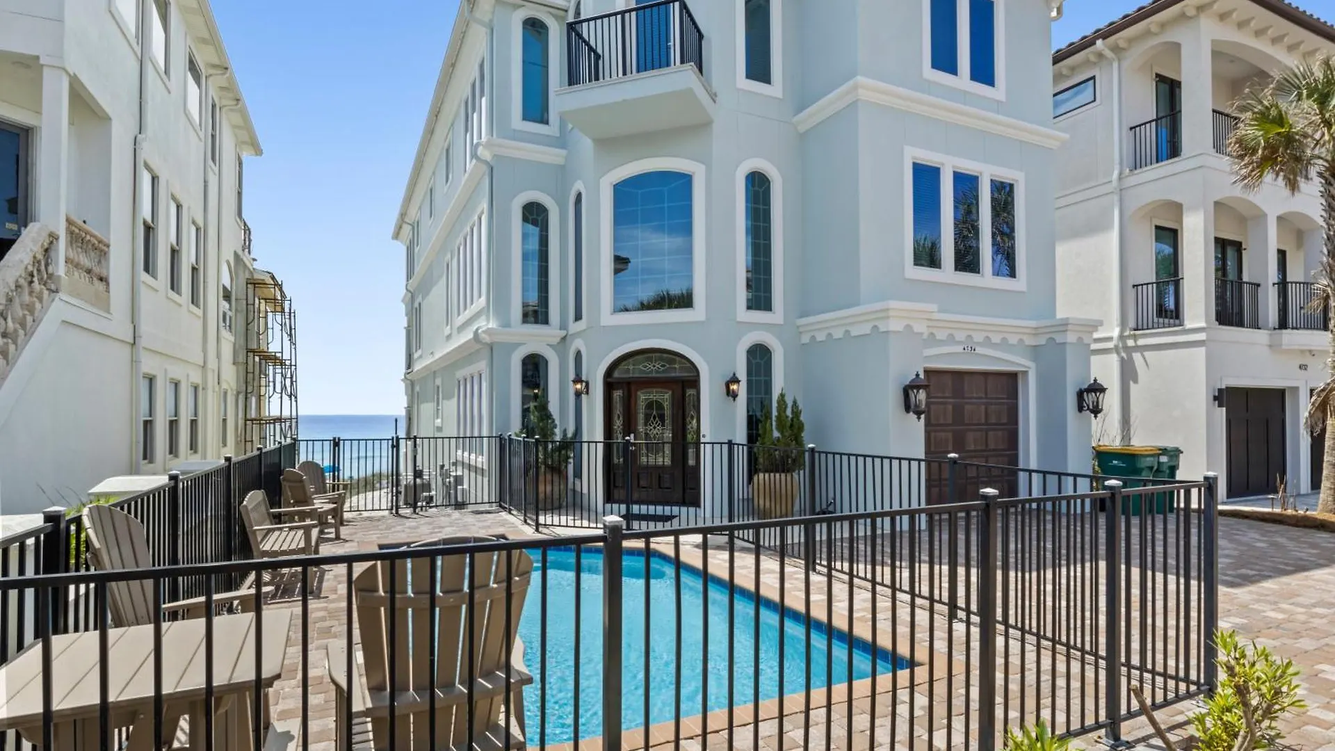 Holiday home Gulf Front, Pool, Hot Tub- 2 Kitchens - Elevator