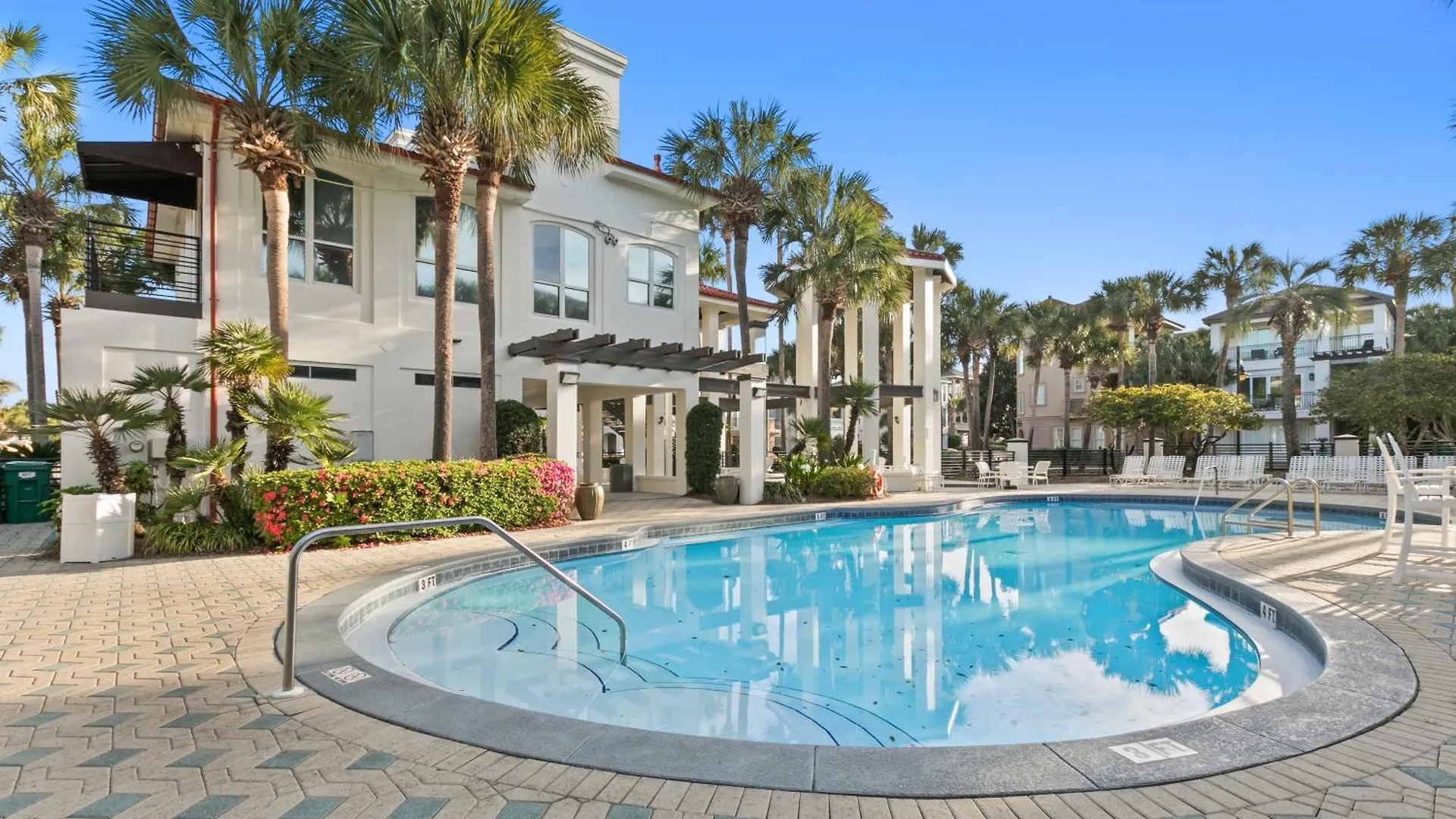 Holiday home Gulf Front, Pool, Hot Tub- 2 Kitchens - Elevator