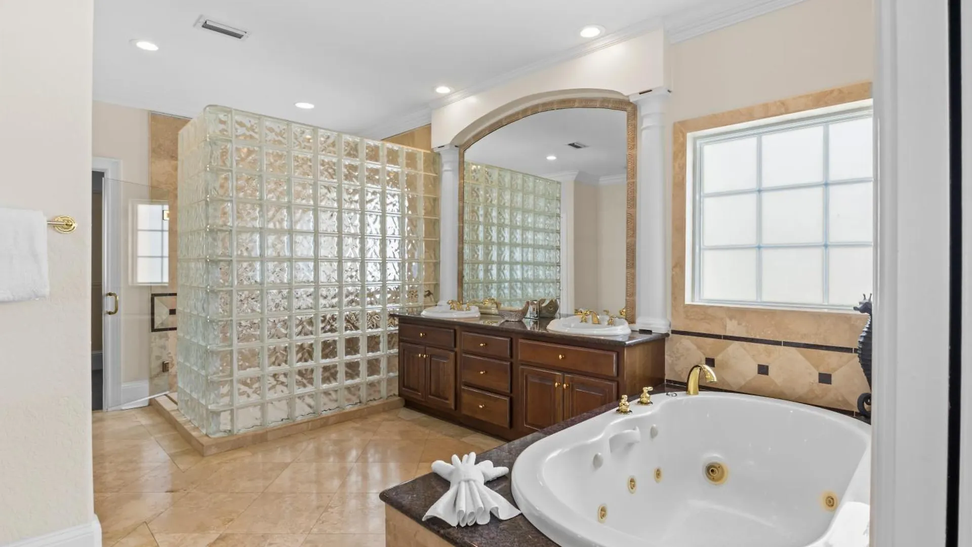 Holiday home Gulf Front, Pool, Hot Tub- 2 Kitchens - Elevator Destin