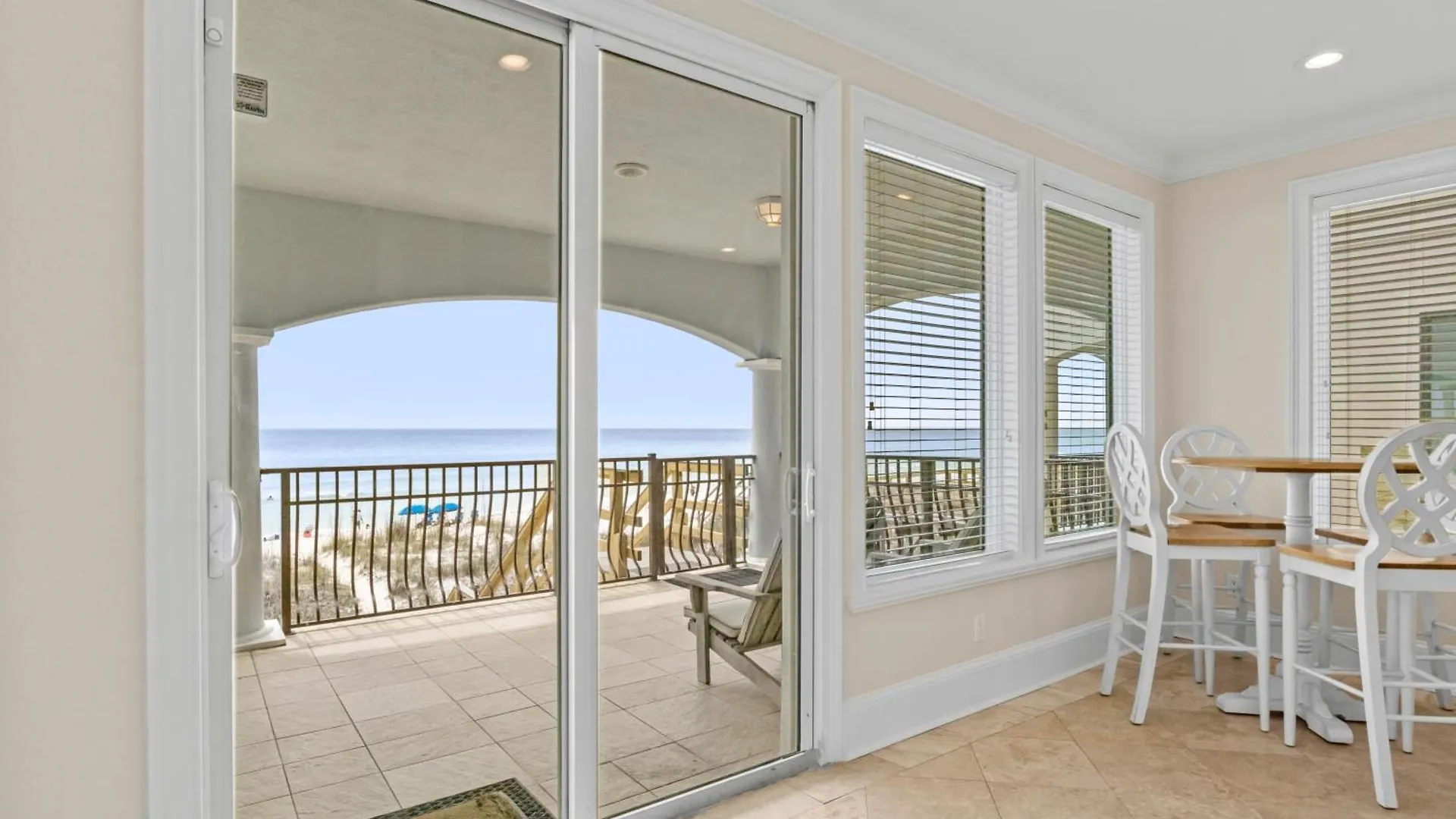 Holiday home Gulf Front, Pool, Hot Tub- 2 Kitchens - Elevator