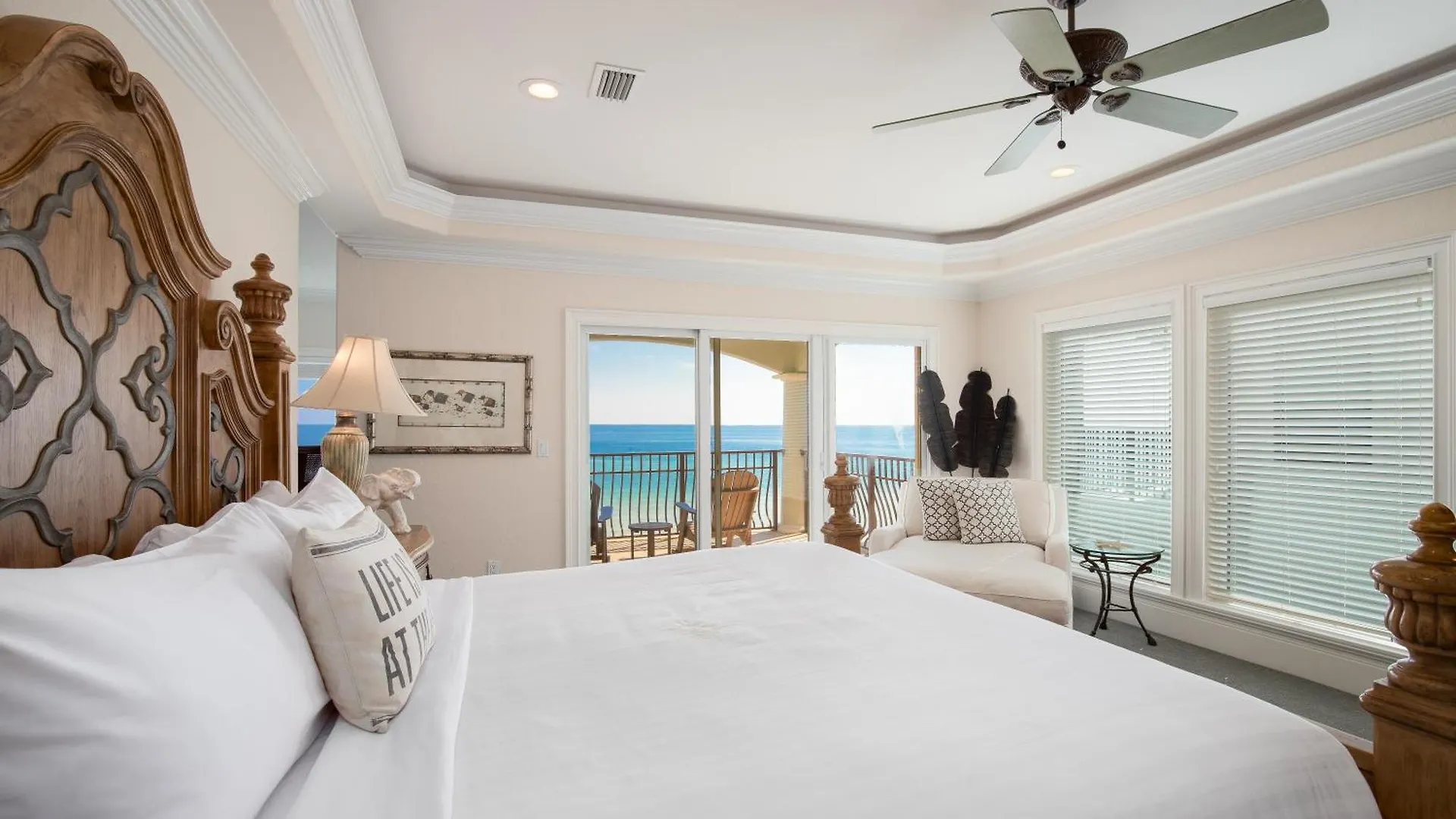 Gulf Front, Pool, Hot Tub- 2 Kitchens - Elevator Holiday home Destin
