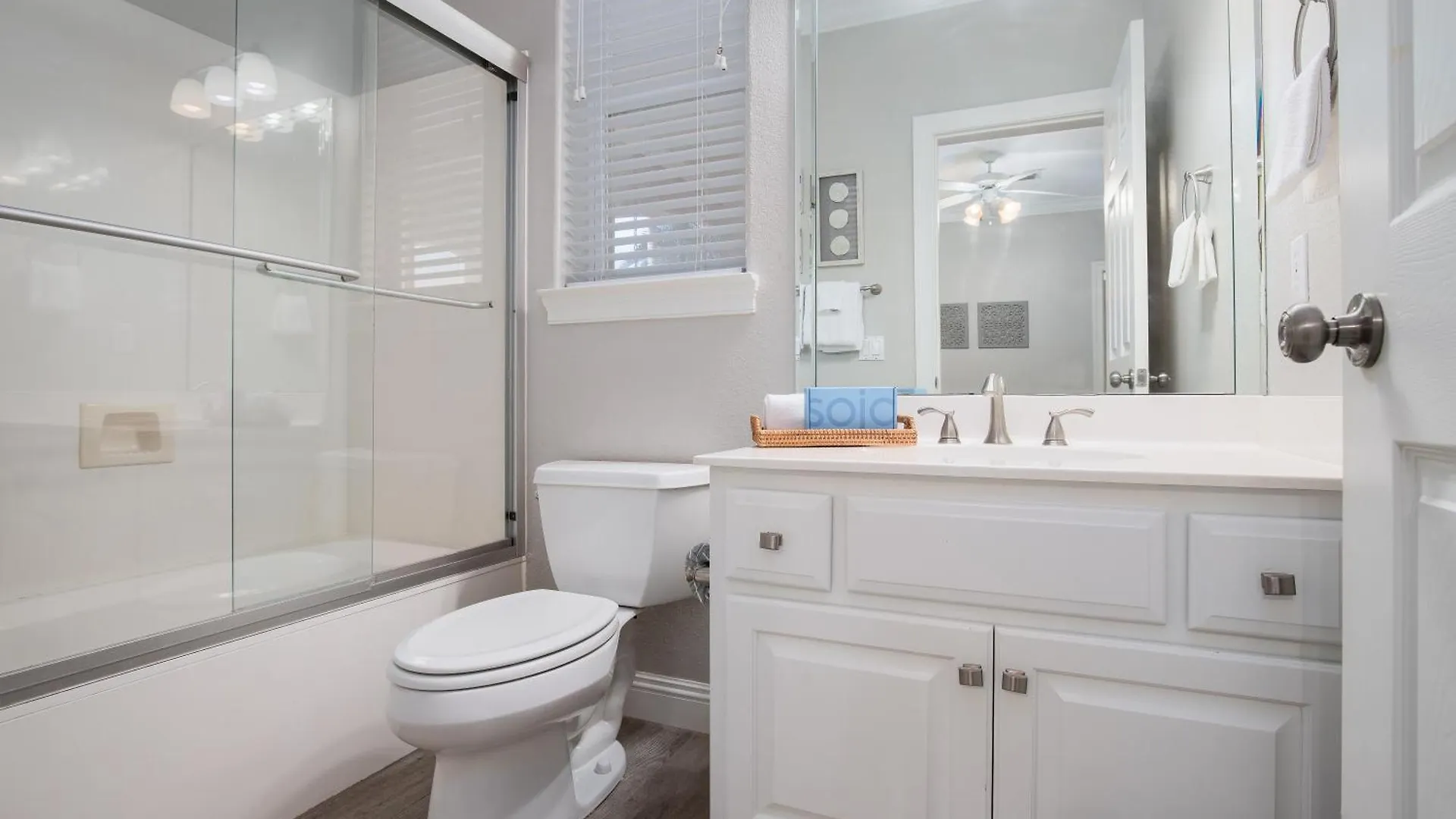 Luxury Community Pool, Hot Tub And And Games Holiday home *
