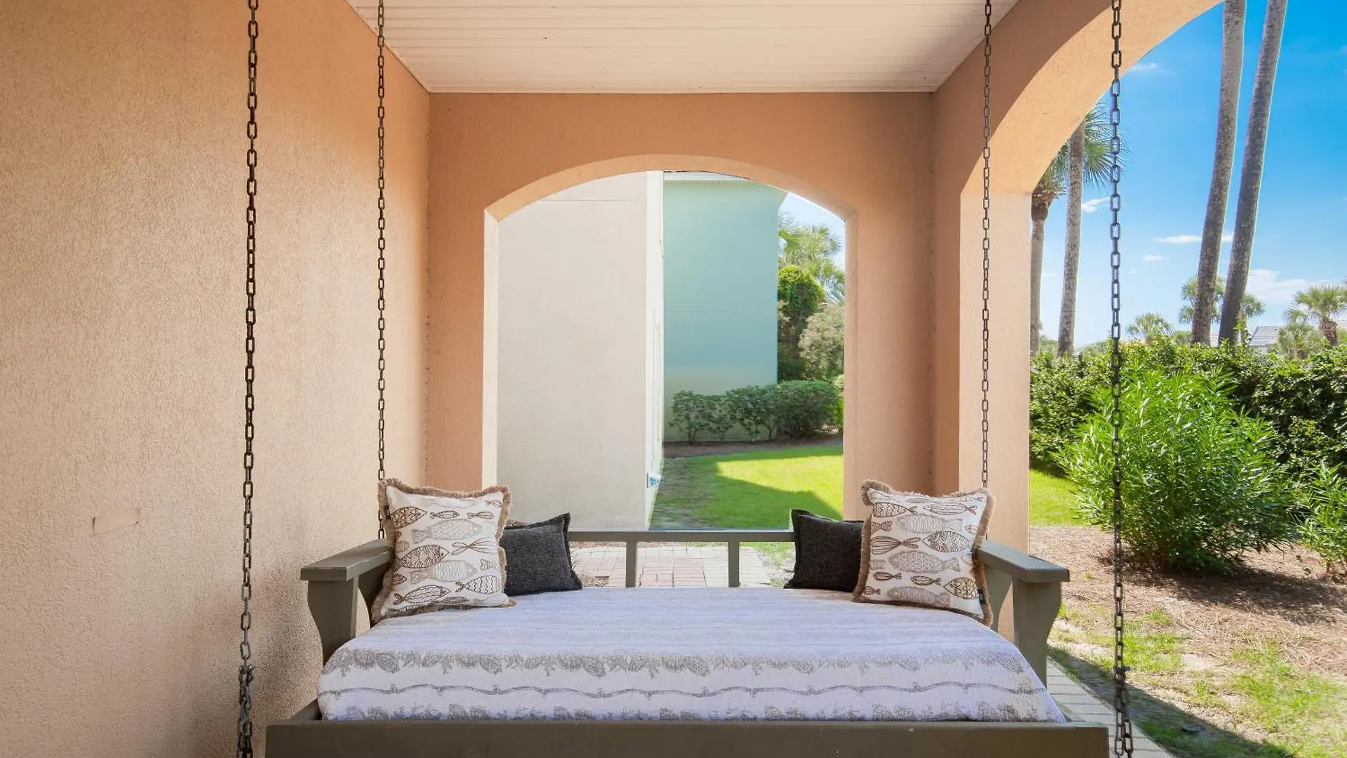 Luxury Community Pool, Hot Tub And And Games Holiday home