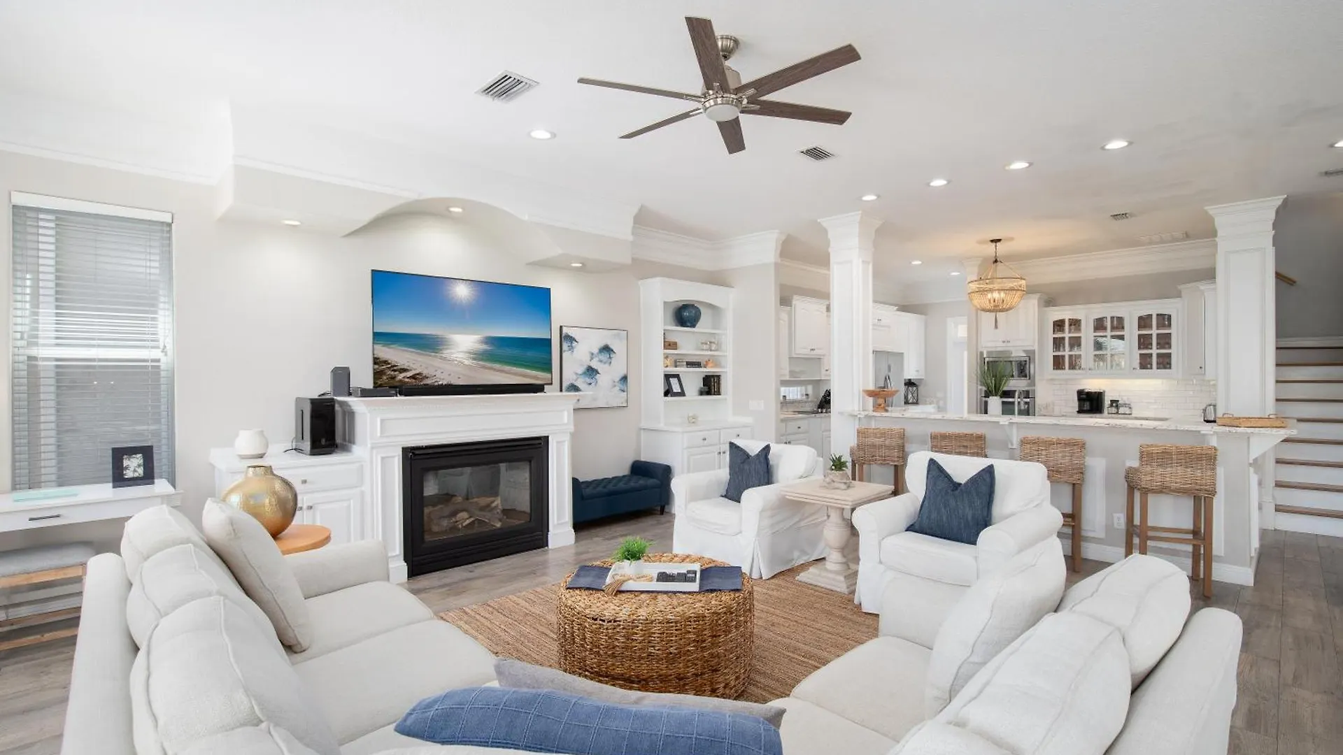 Luxury Community Pool, Hot Tub And And Games Holiday home *