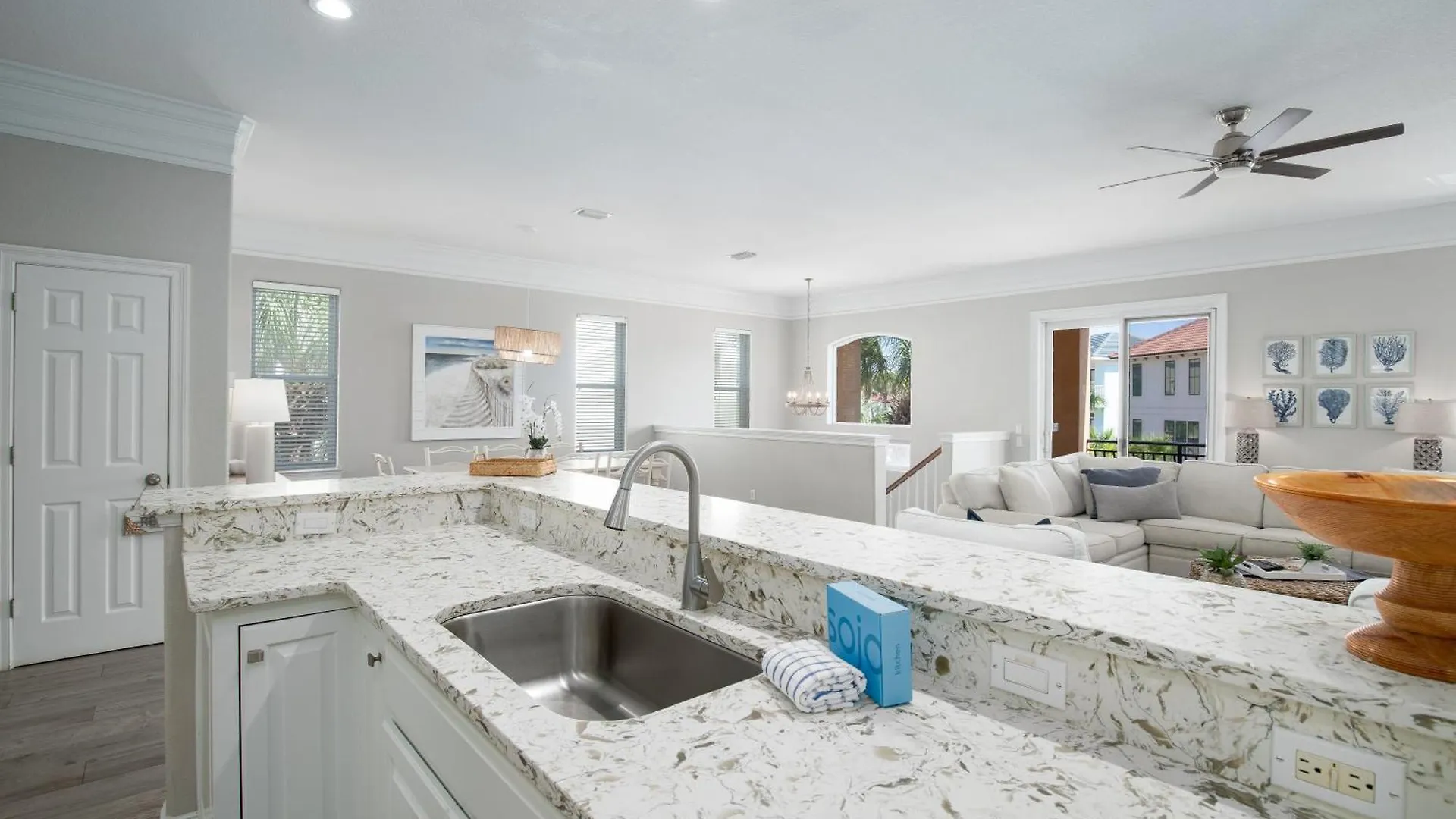 Luxury Community Pool, Hot Tub And And Games Holiday home