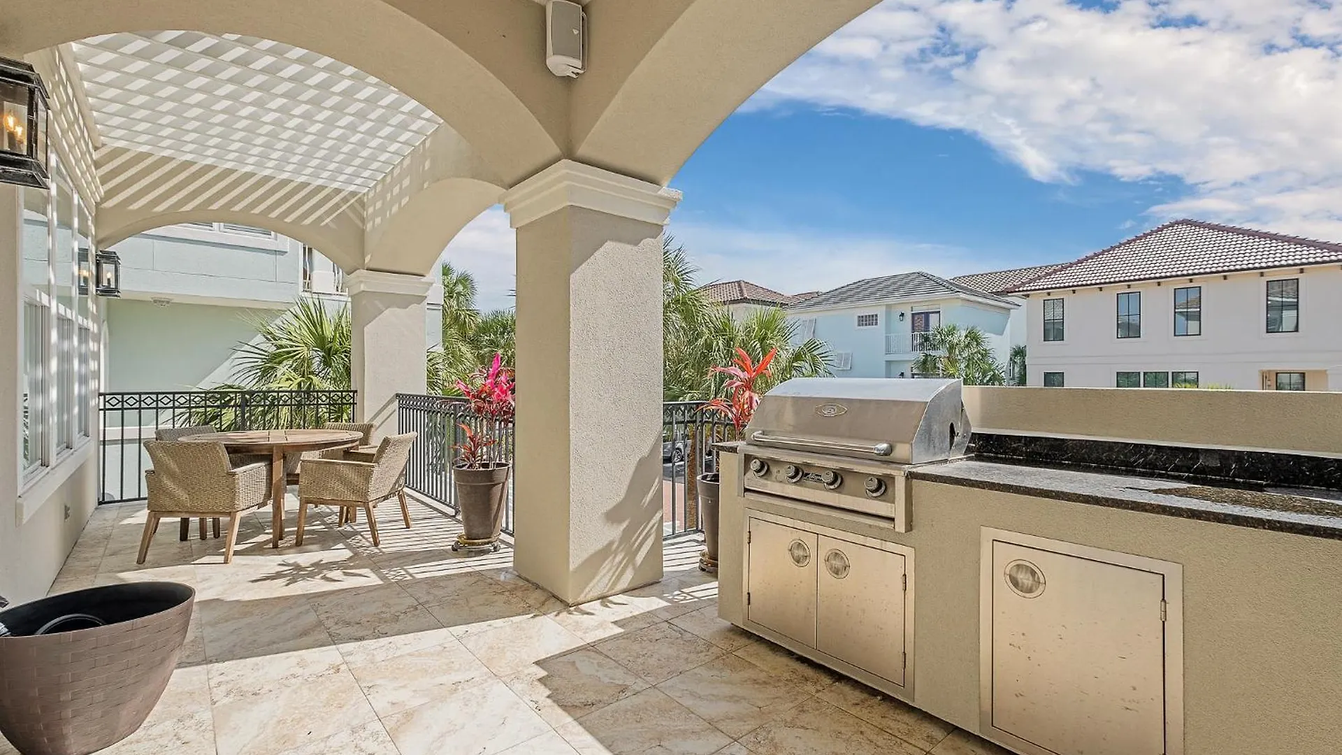 View - Gated Community With Pool Hot Tub Destin