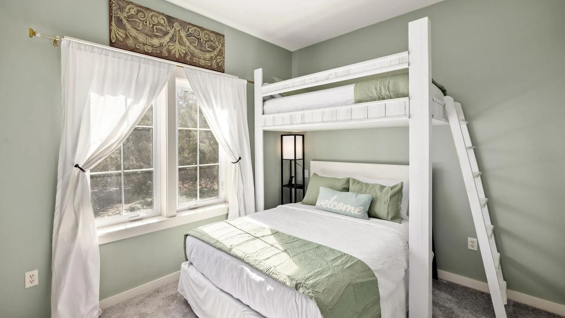 1366 Laurel Grove Holiday home