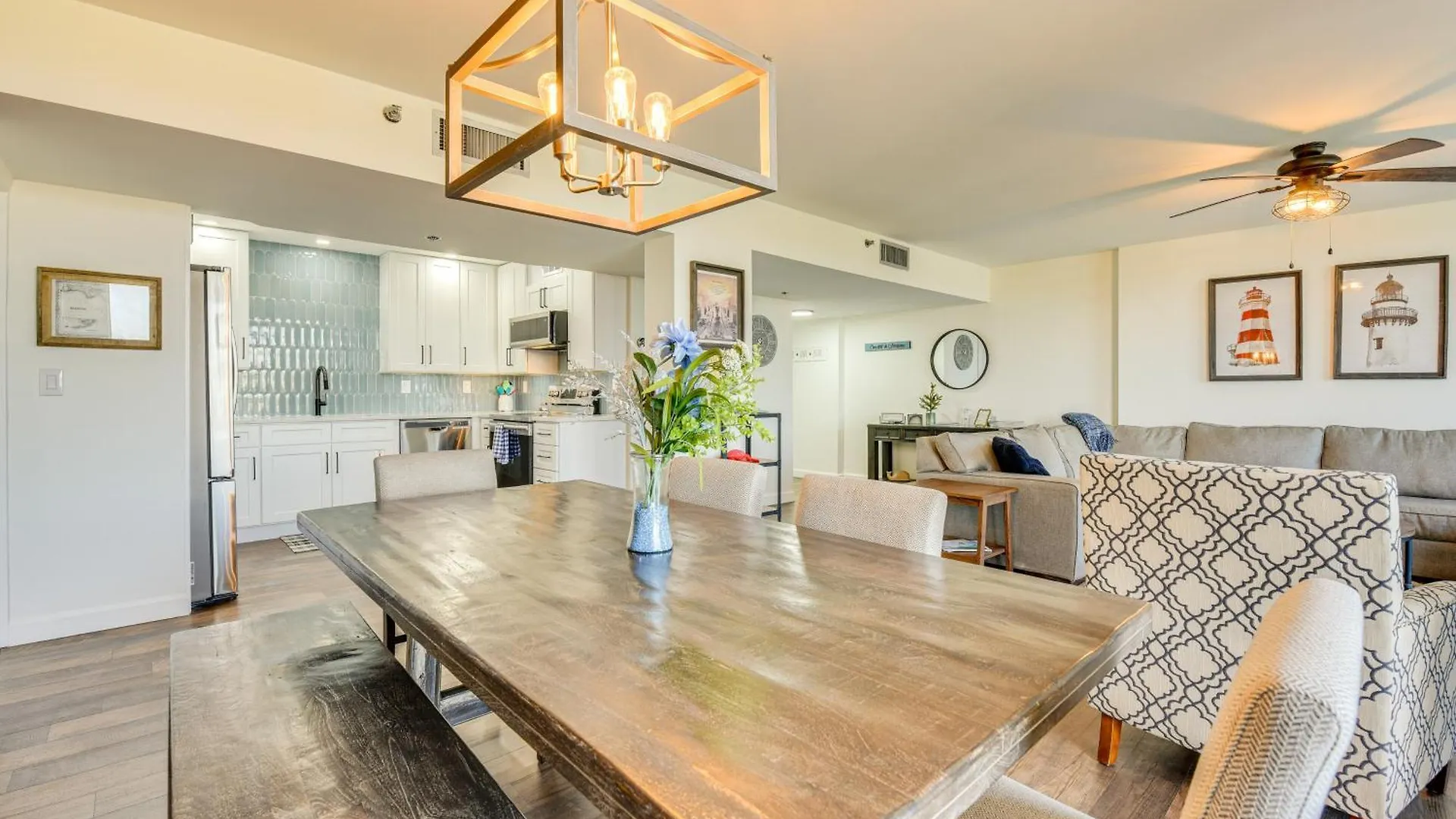 Airy With Pool - Walk To Private Beach! * Destin