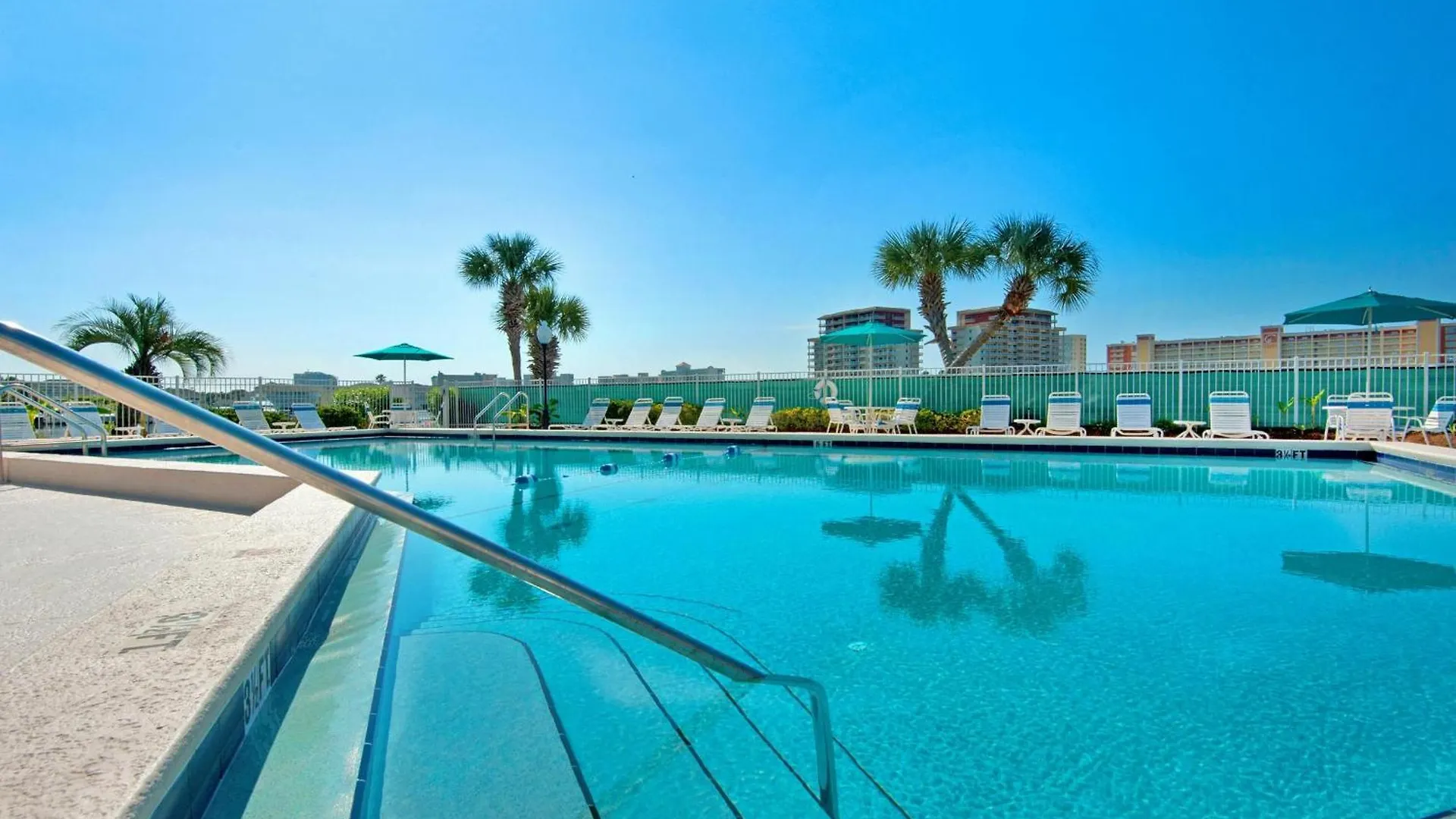 Apartment Dolphin Point #406c