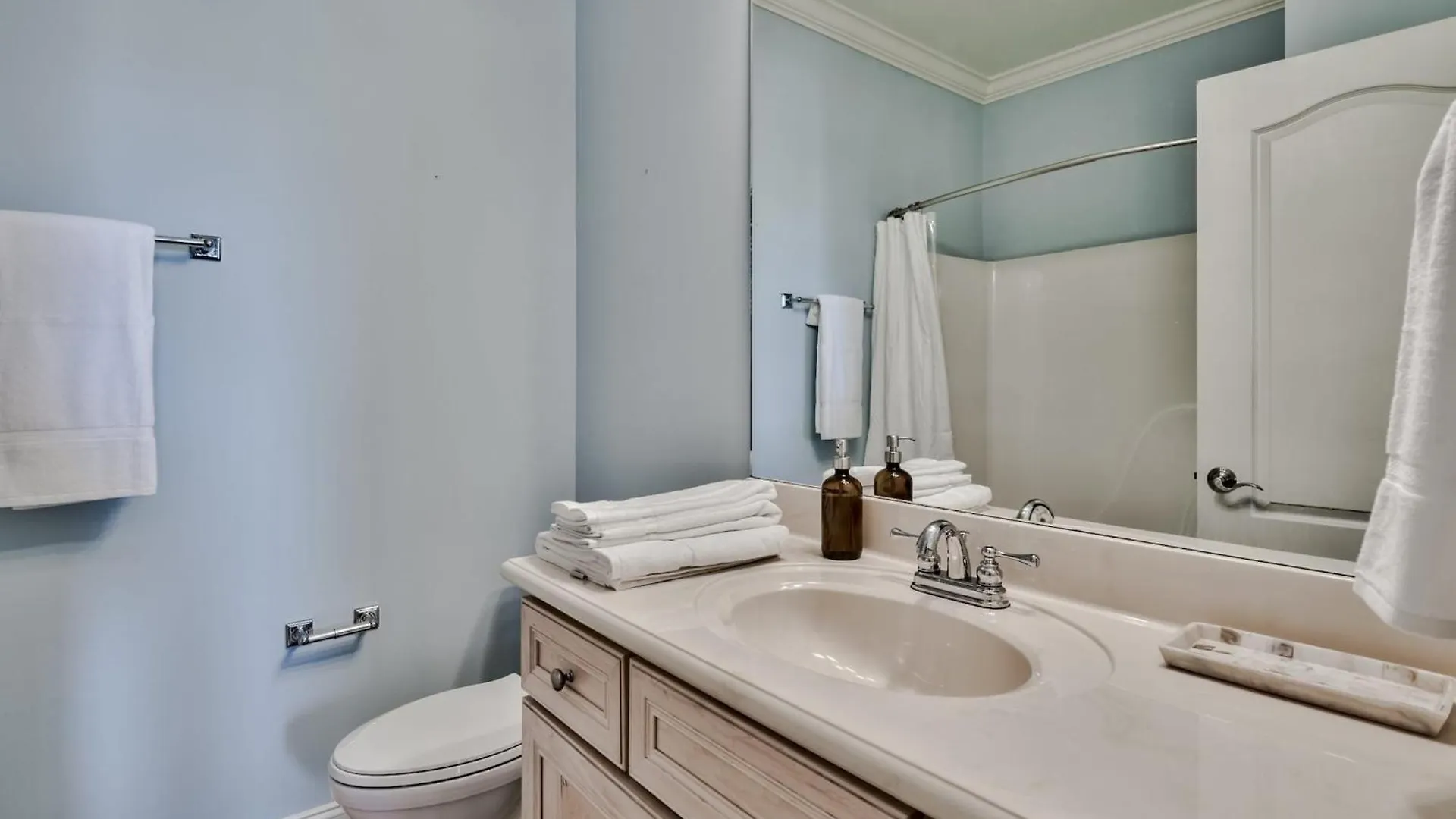 Semesterbostad Coral By Avantstay Gorgeous Three Story W Two Balconies Destin