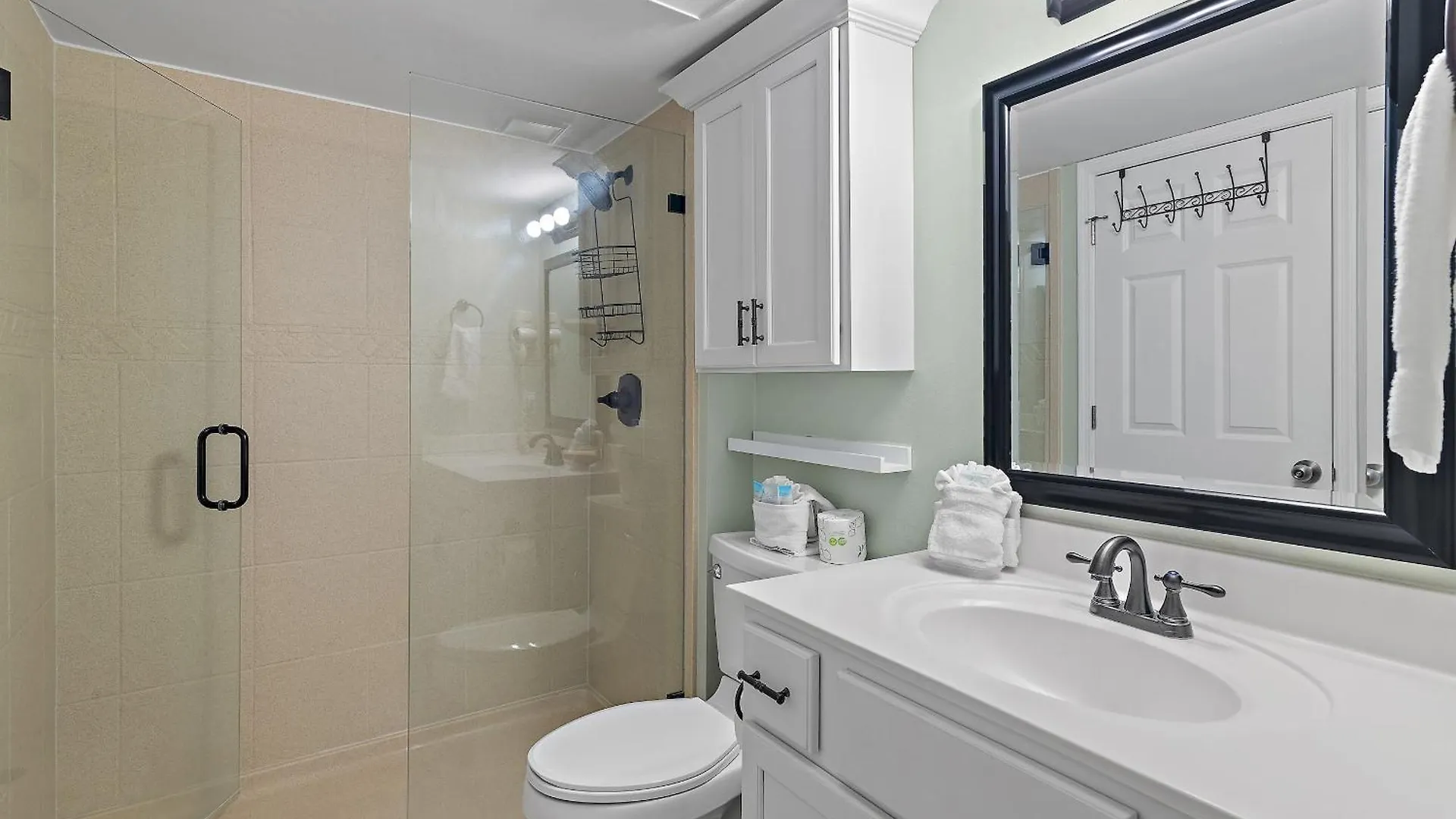Apartment Biggest 2 Bedroom Corner Unit, 16th Flr Beachfront At Pelican *