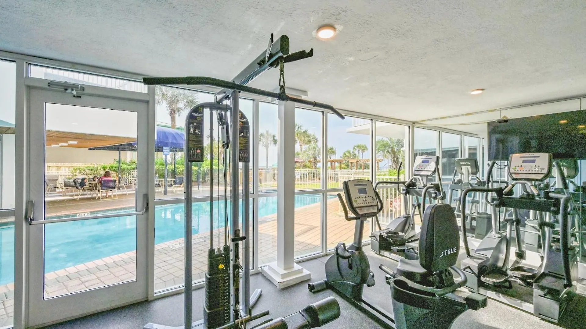 Apartment Biggest 2 Bedroom Corner Unit, 16th Flr Beachfront At Pelican Destin