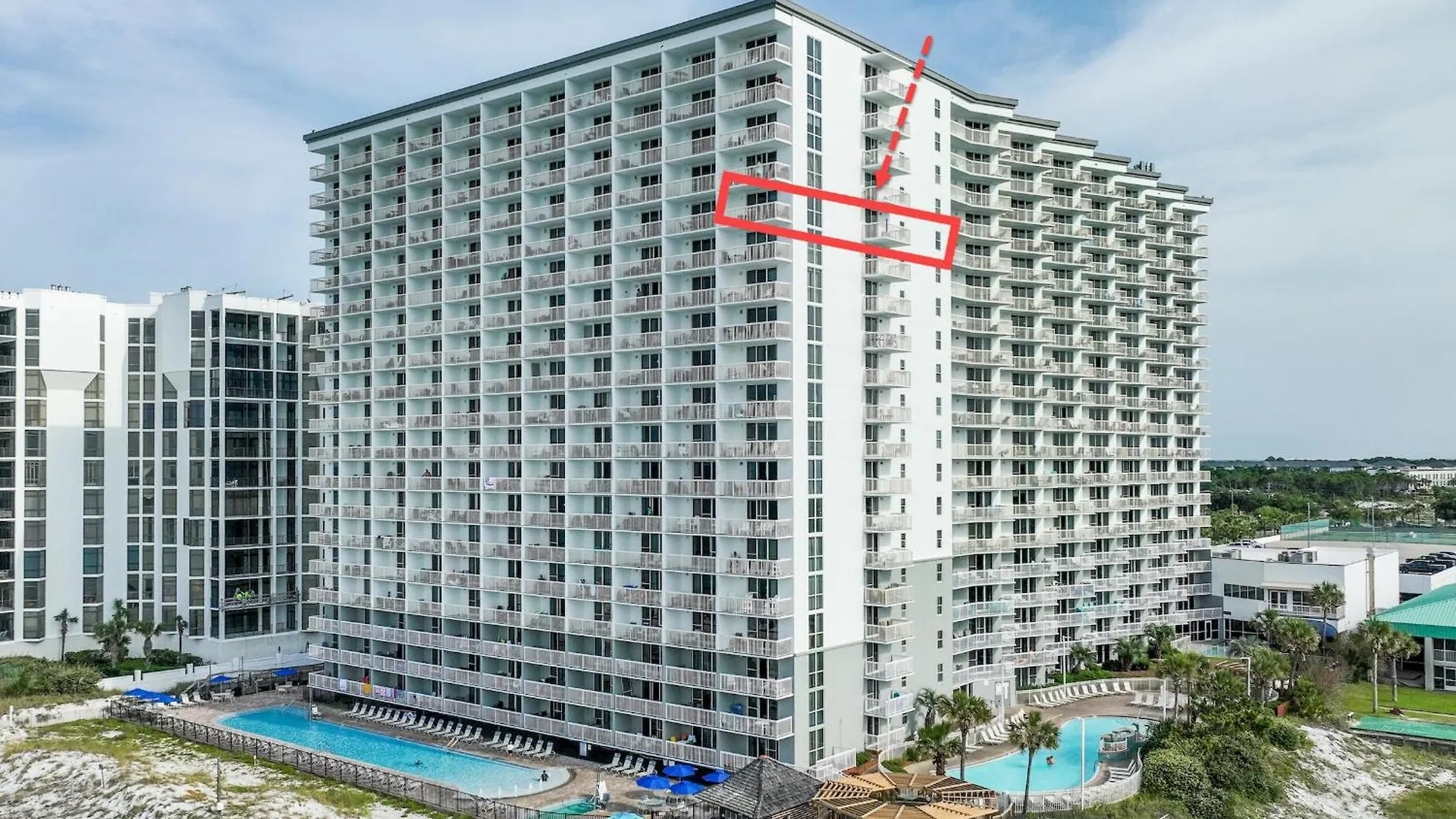 Biggest 2 Bedroom Corner Unit, 16th Flr Beachfront At Pelican Apartment