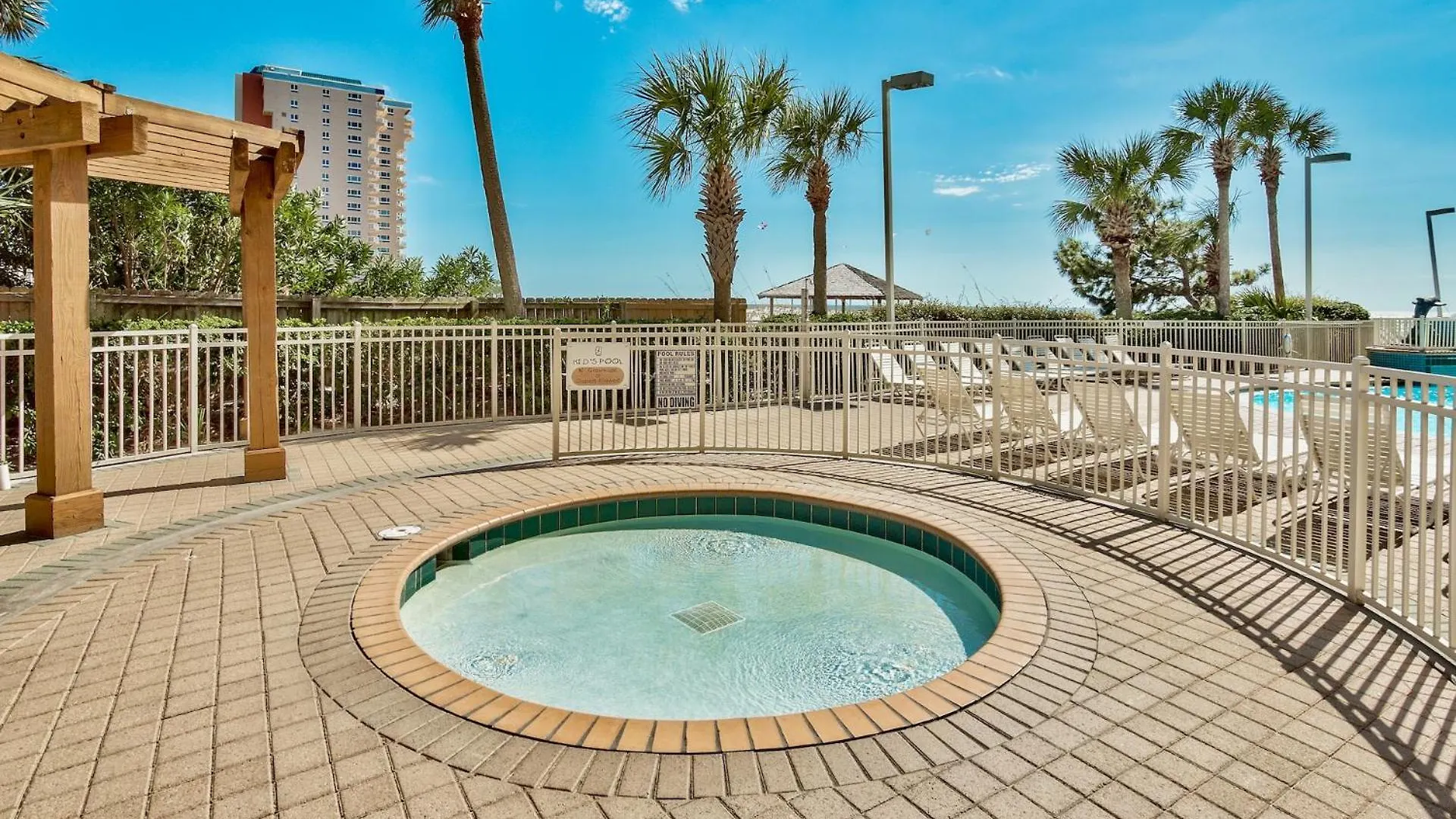 Biggest 2 Bedroom Corner Unit, 16th Flr Beachfront At Pelican Apartment *
