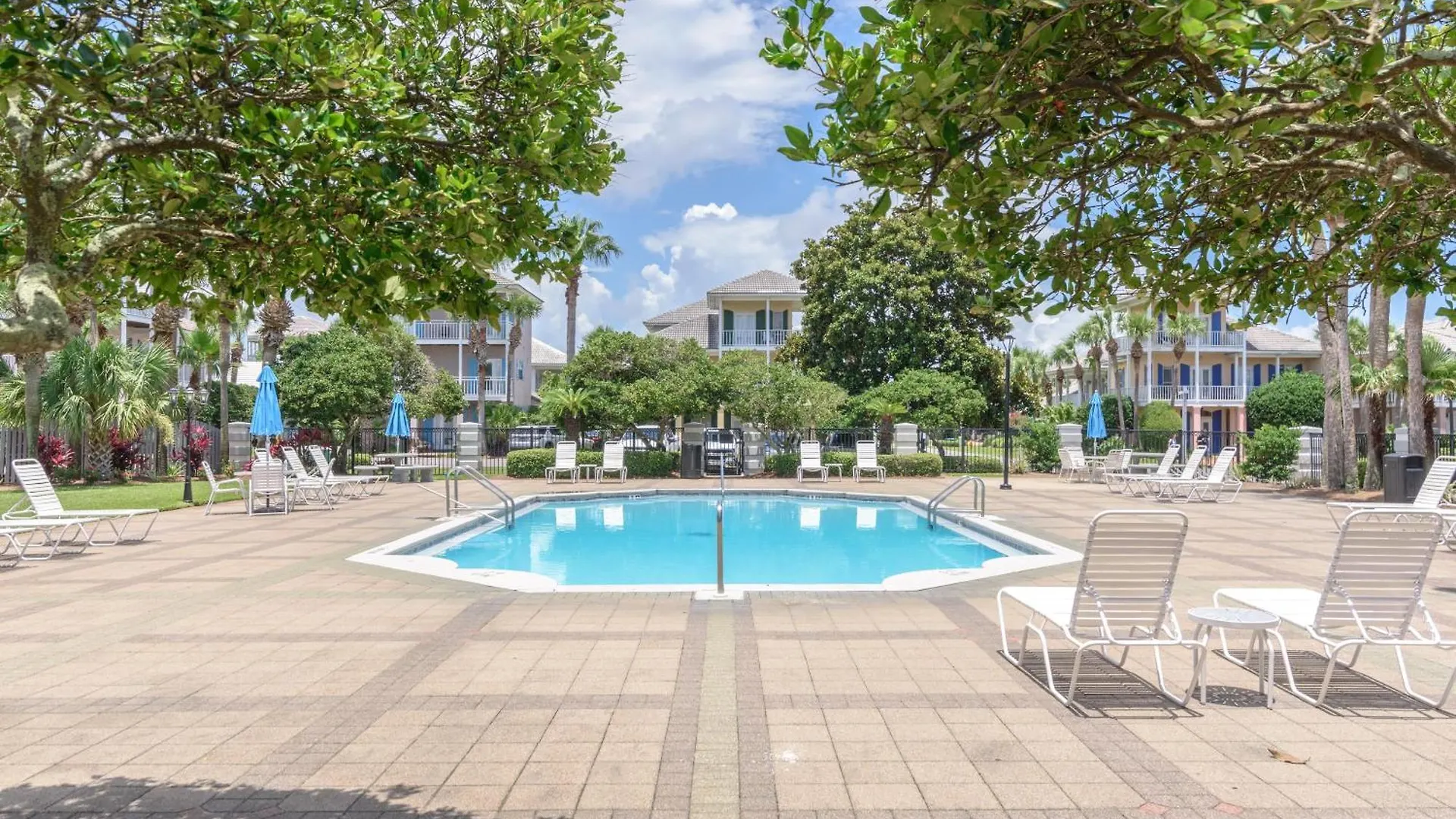 Emerald Palace S 10 Black Coral Cove 데스틴