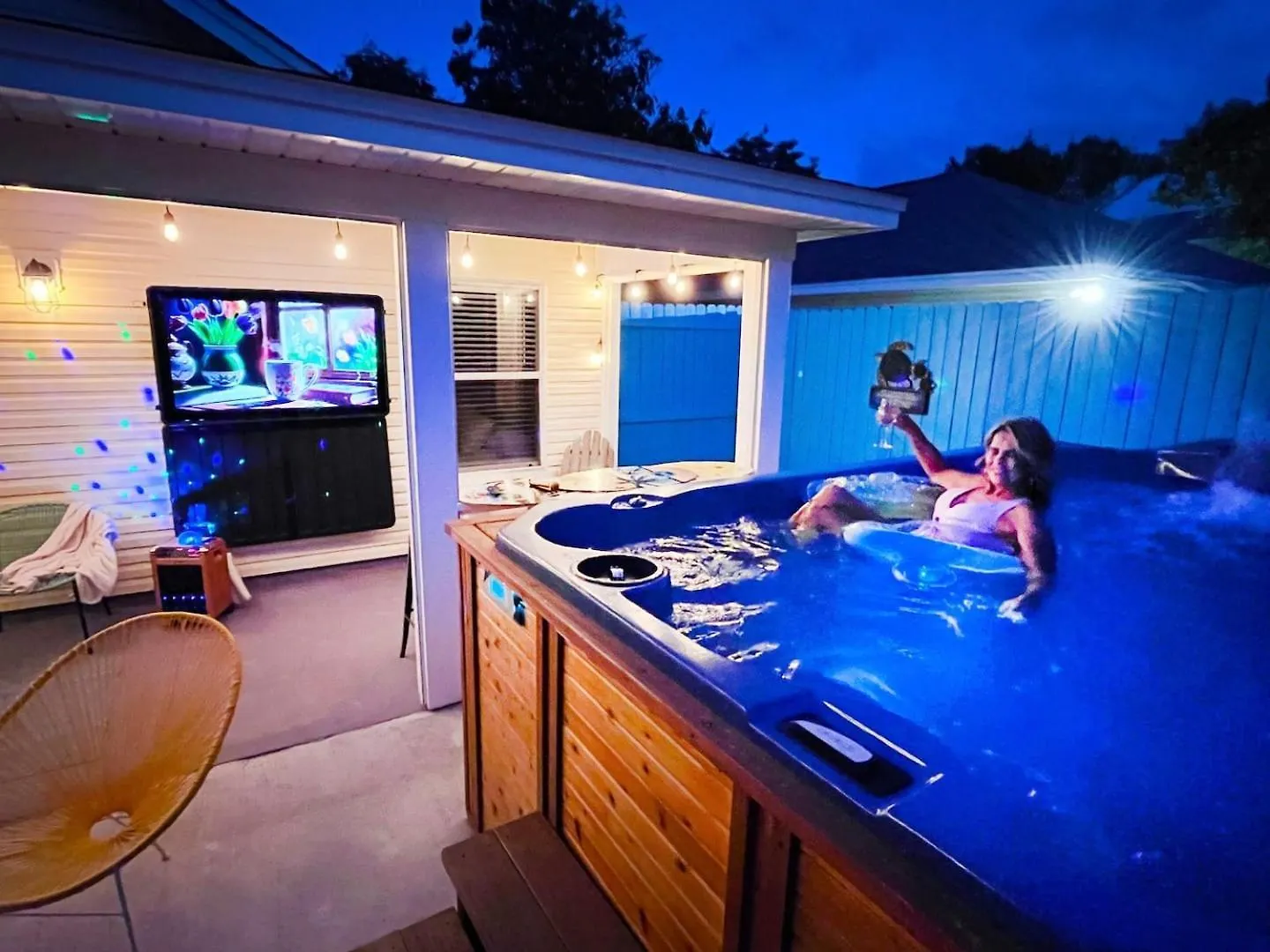 Дом отдыха Private Access, Fenced Yard & Pet Friendly, Pool, Life House *