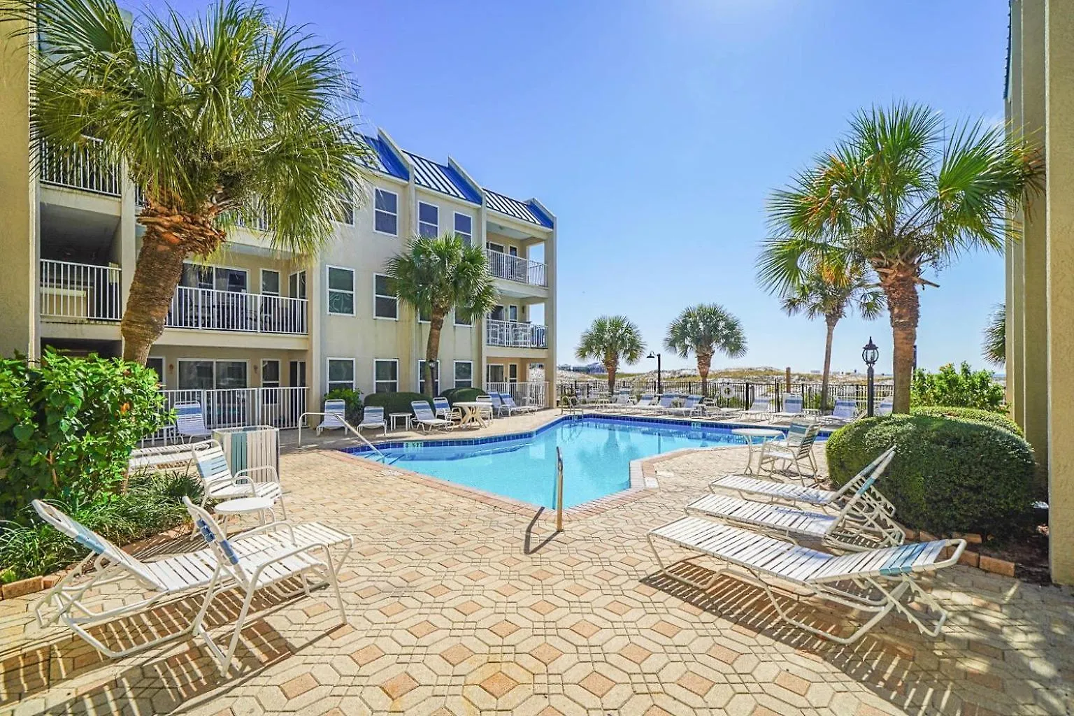 102 Poolside