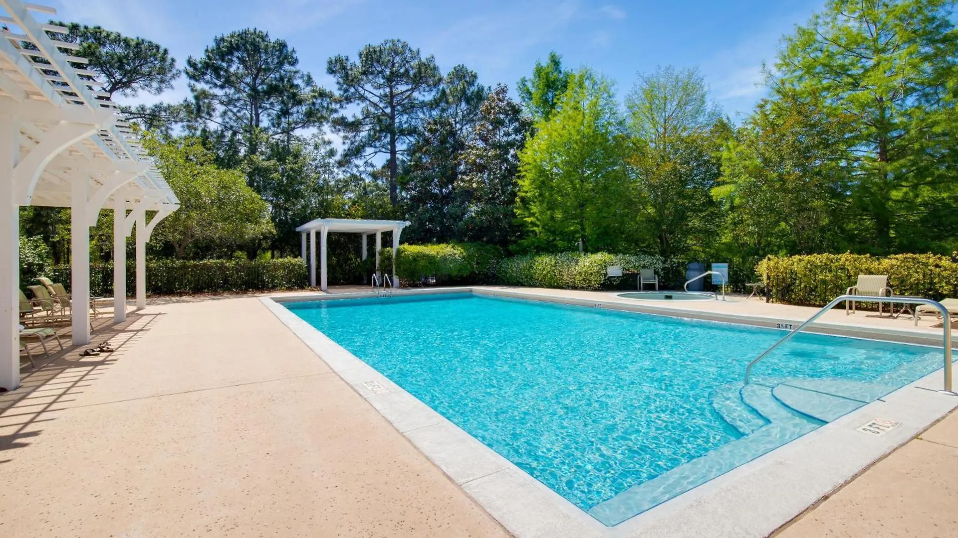 1329 Laurel Grove 