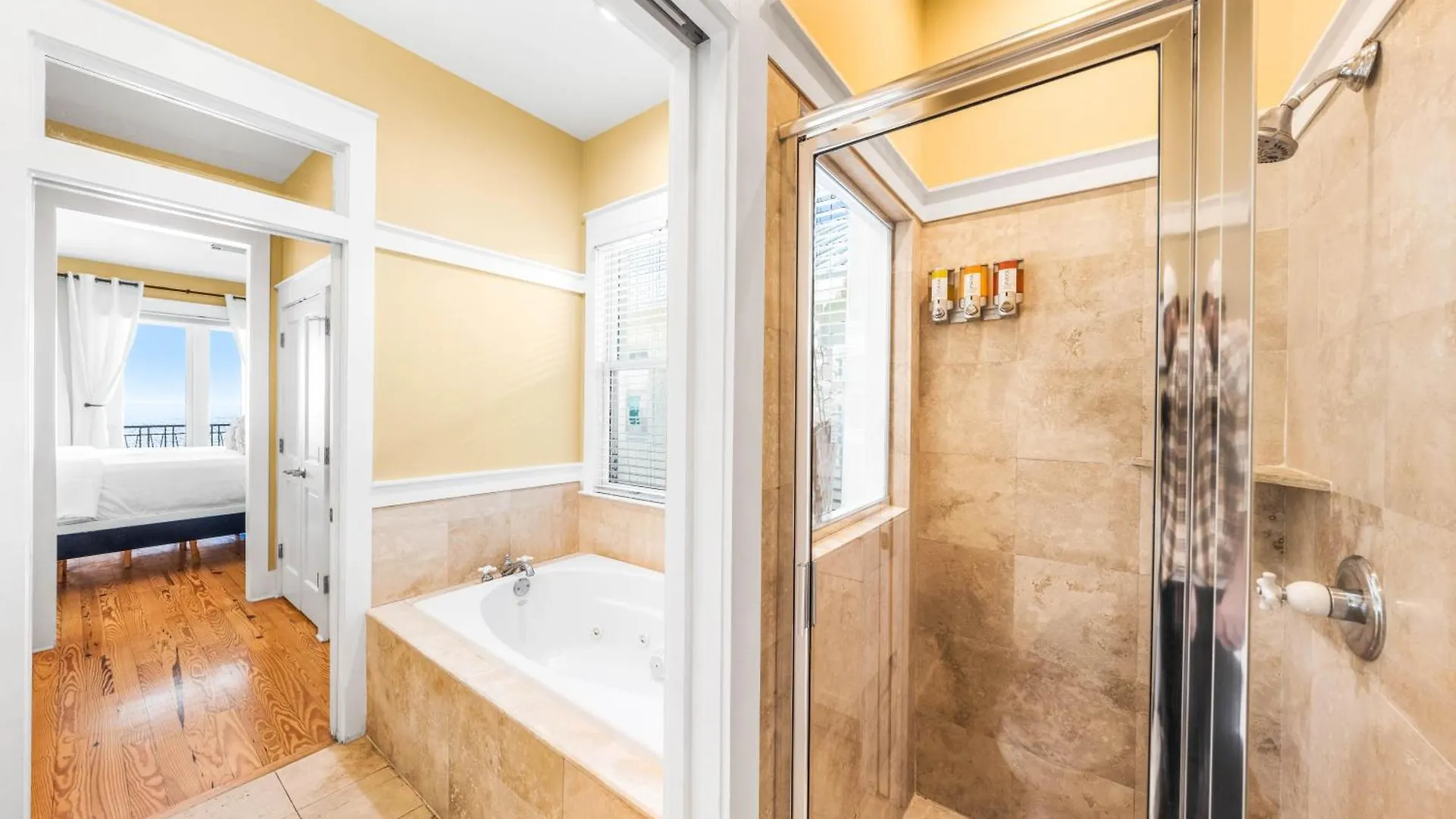 Sea La Vie- On The Beach- 2 Pools- Elevator * Destin