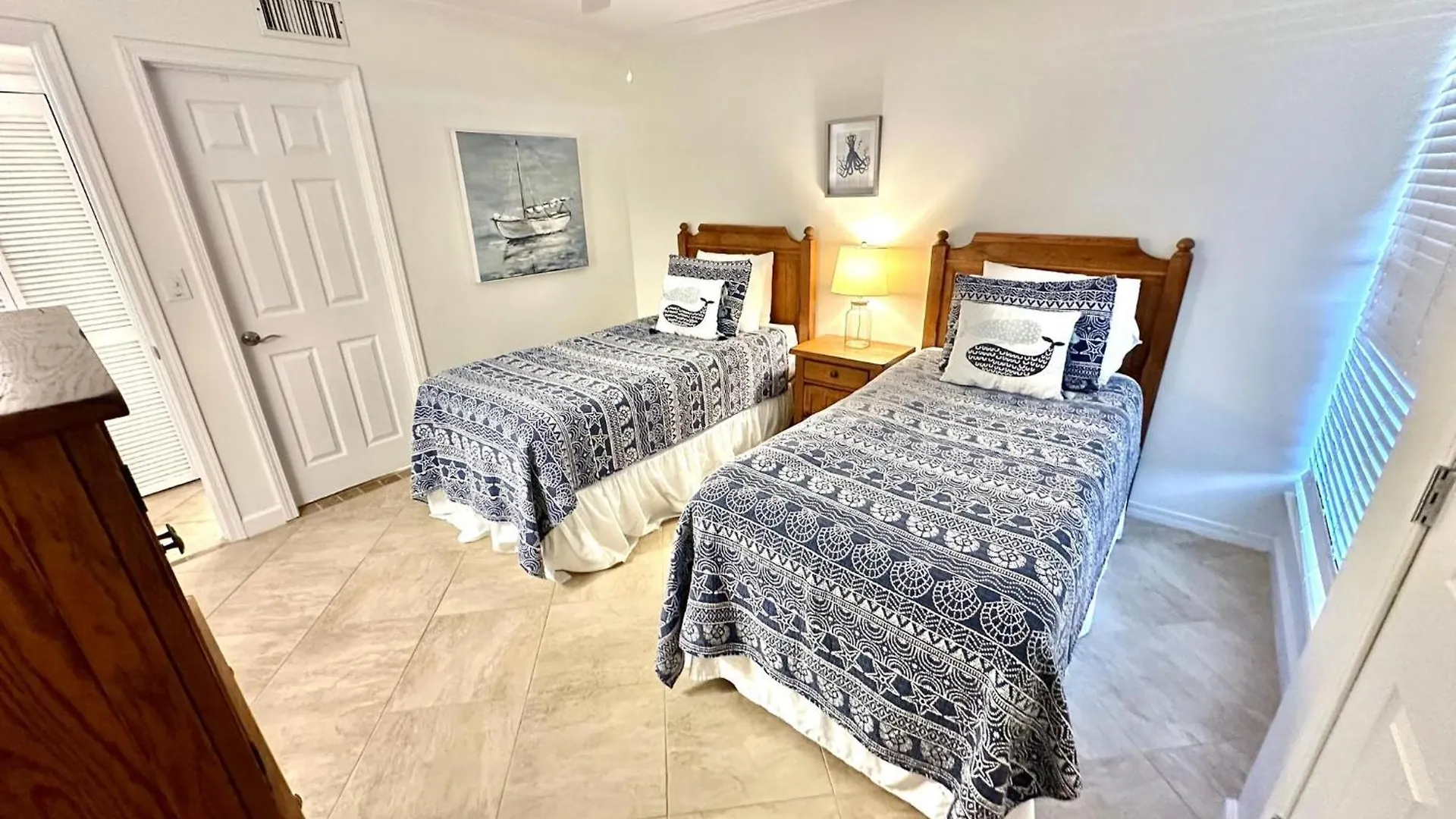 4075 Beachside One *