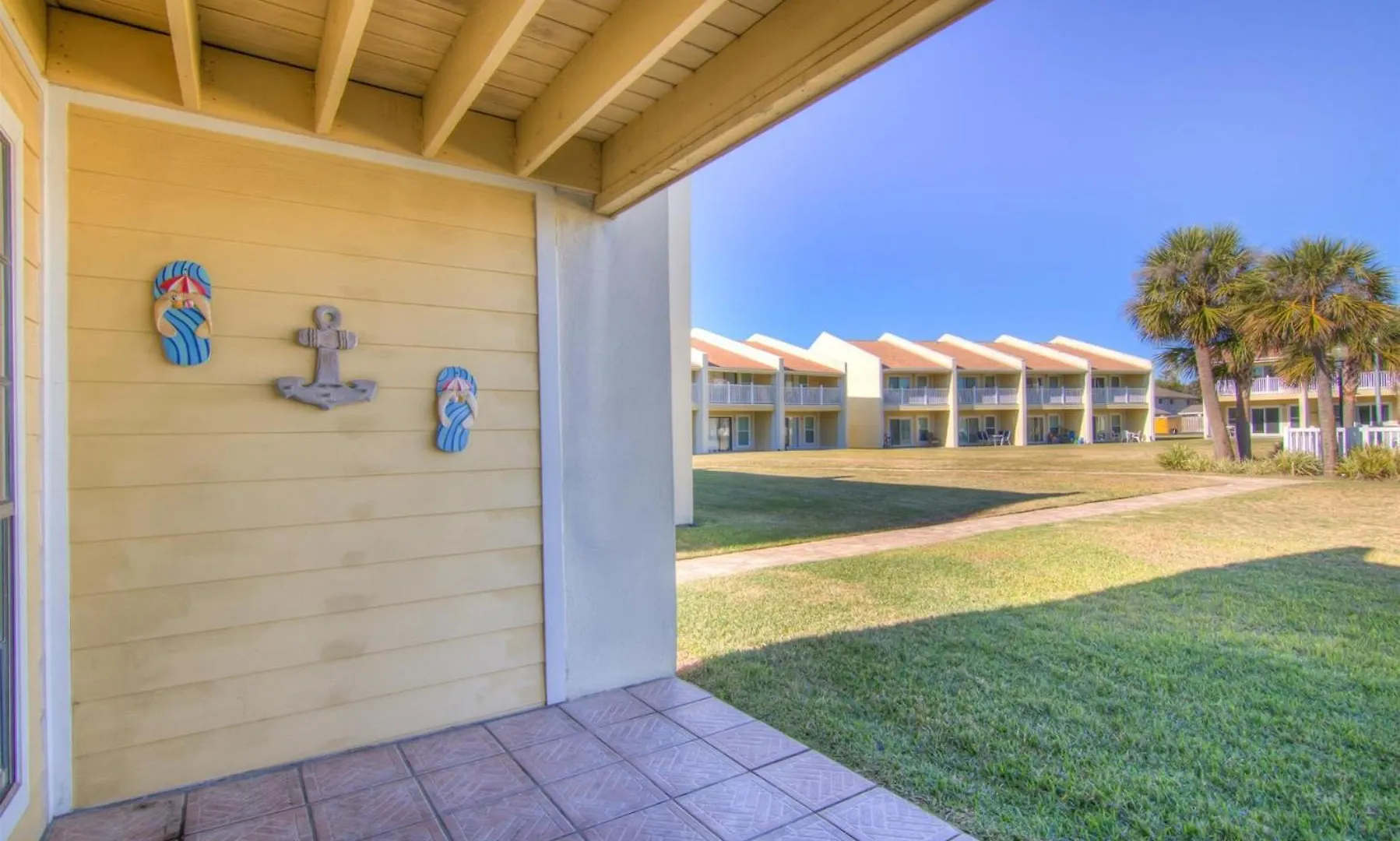 3 A, Three Bedroom Townhome 度假居 *