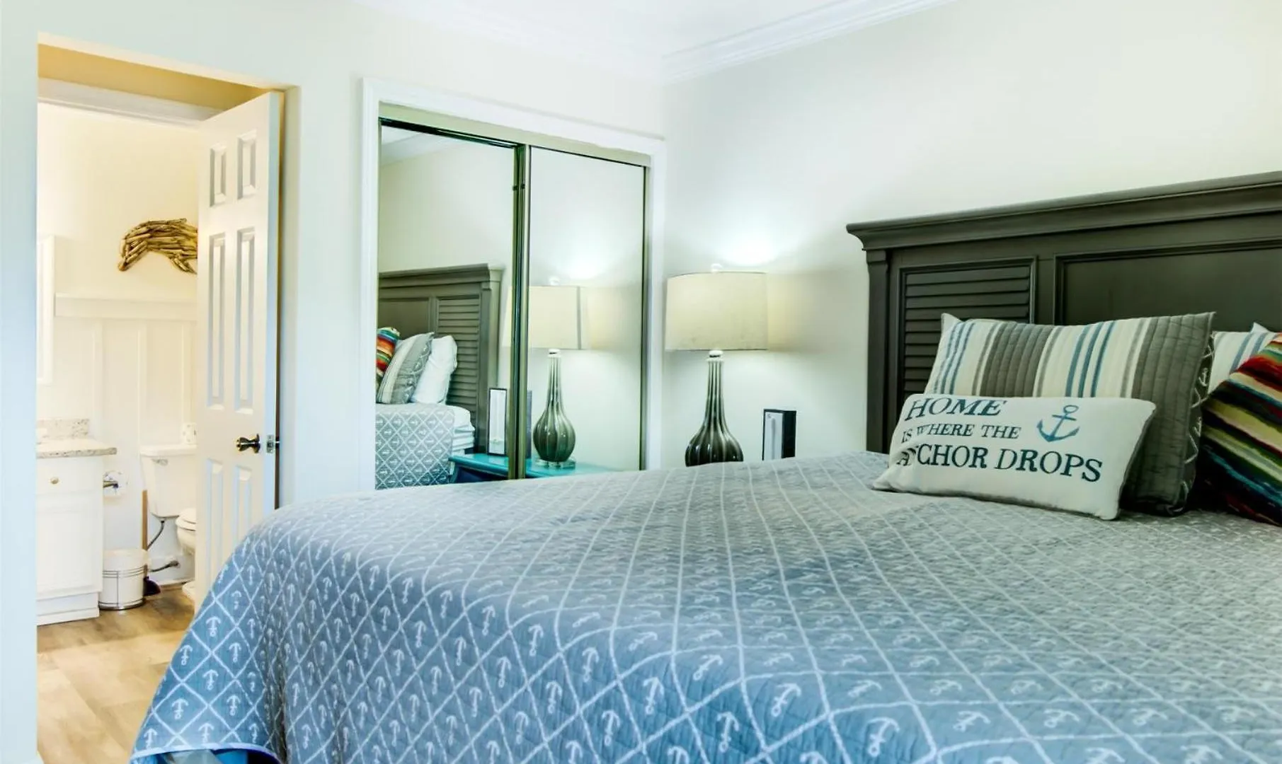 7 D, One Bedroom Apartment *