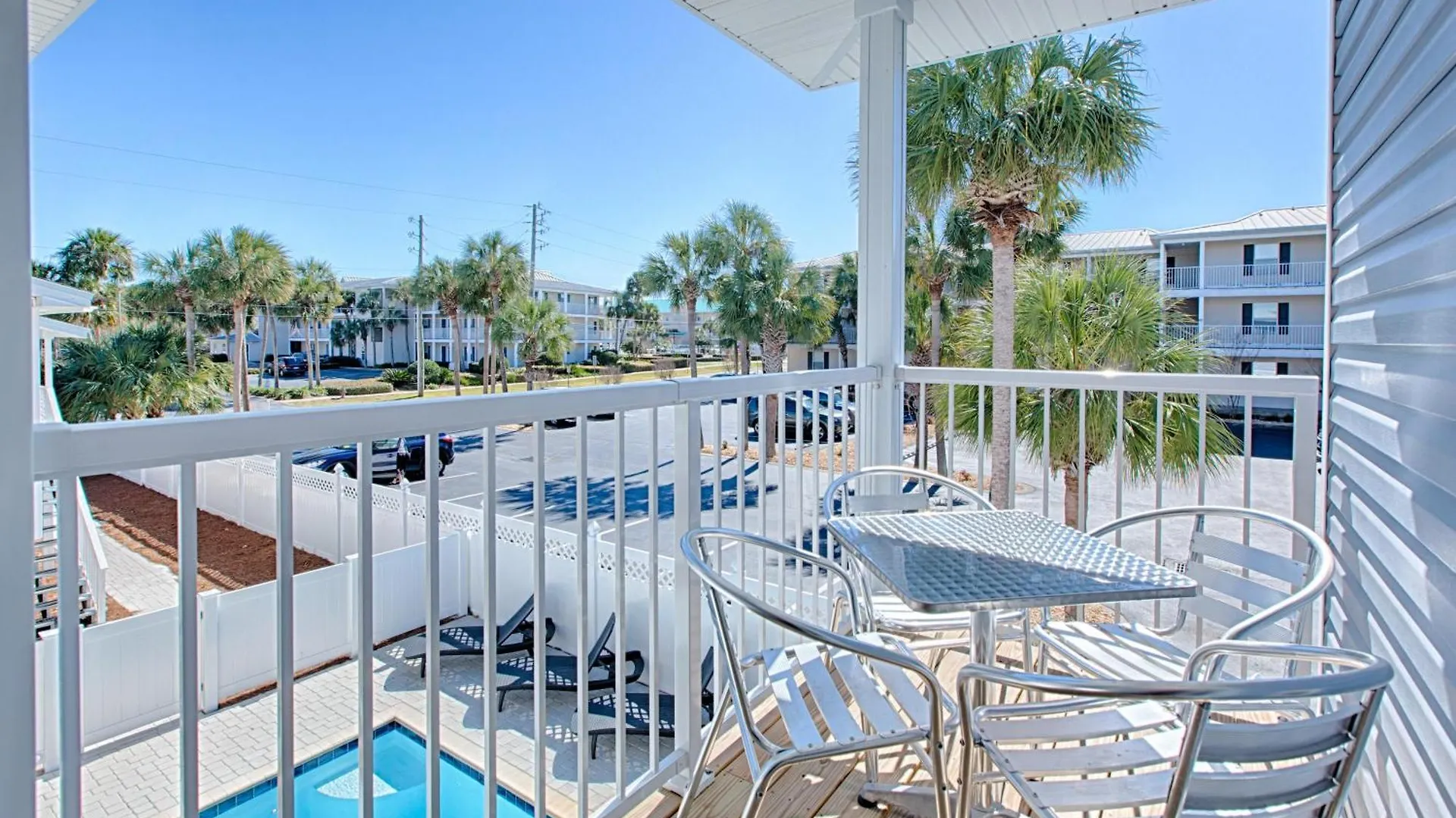 Pier Destiny 66 Pompano Street