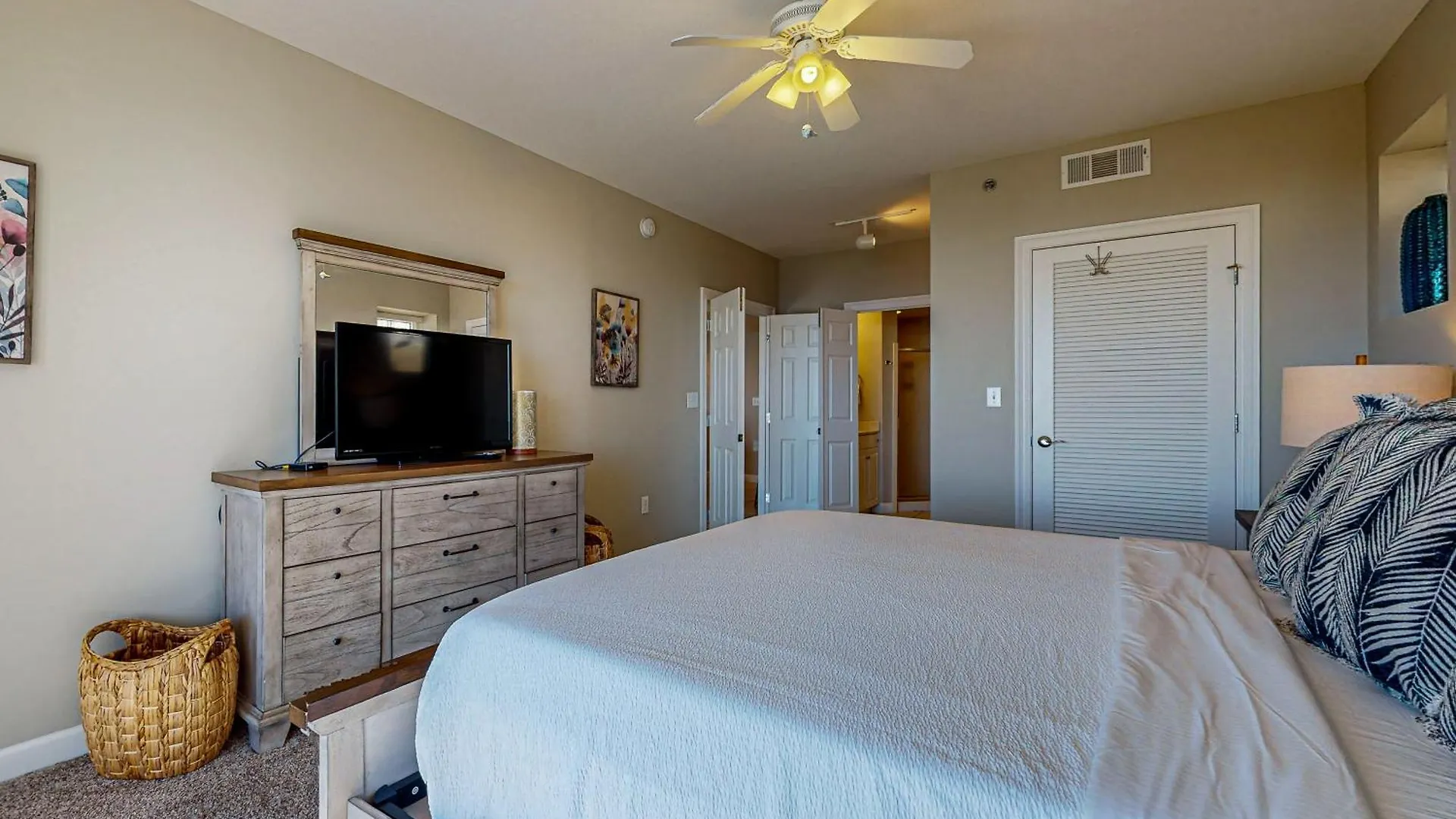 Sterling Shores Apartment