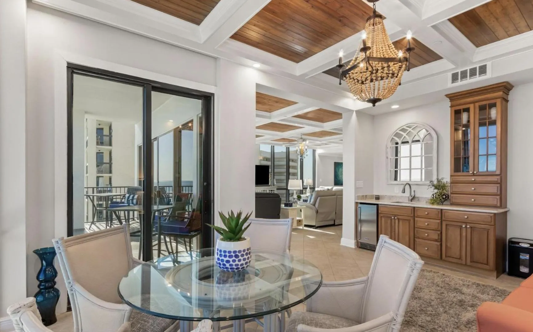 Semesterbostad Available For Season! Amazing Gulf-front At Emerald Towers