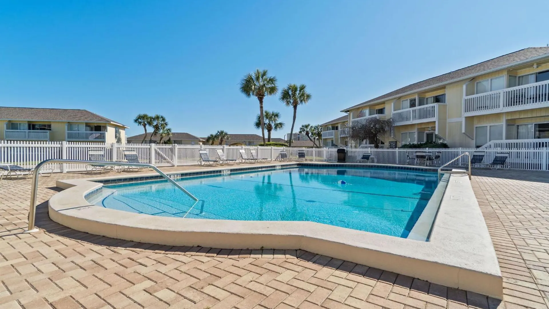 Sandpiper Cove 8140 - 500 Feet To The Beach! Pool In The Back Yard! *