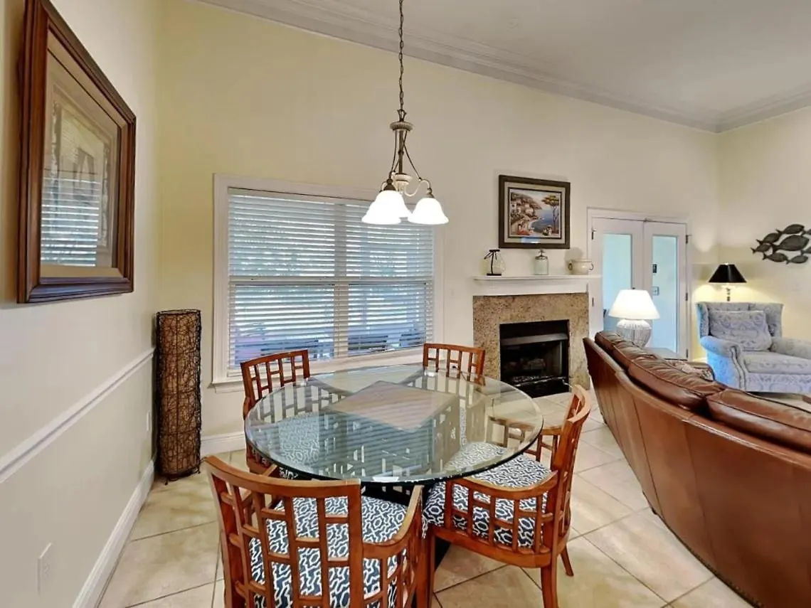 Beauty 4 Bed 3 Bath 5 Min Walk To In Gated Community 度假居 *