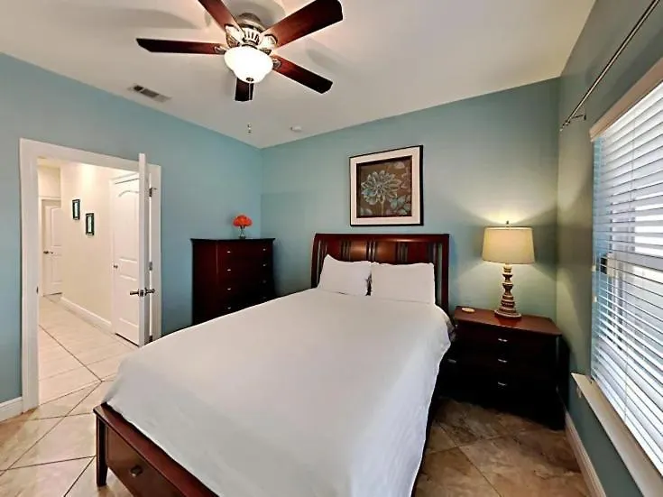 Beauty 4 Bed 3 Bath 5 Min Walk To In Gated Community 度假居
