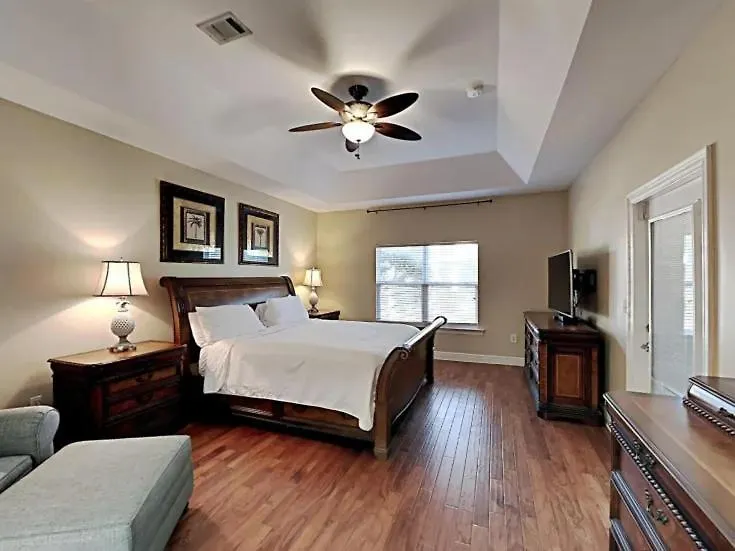 度假居 Beauty 4 Bed 3 Bath 5 Min Walk To In Gated Community 德斯廷