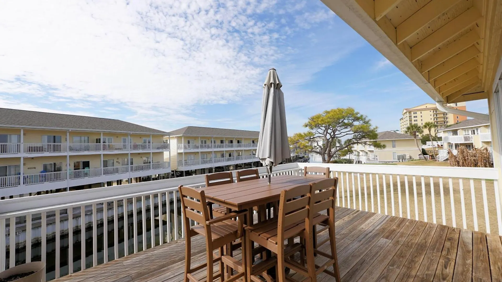 Sandpiper Cove 2043 *