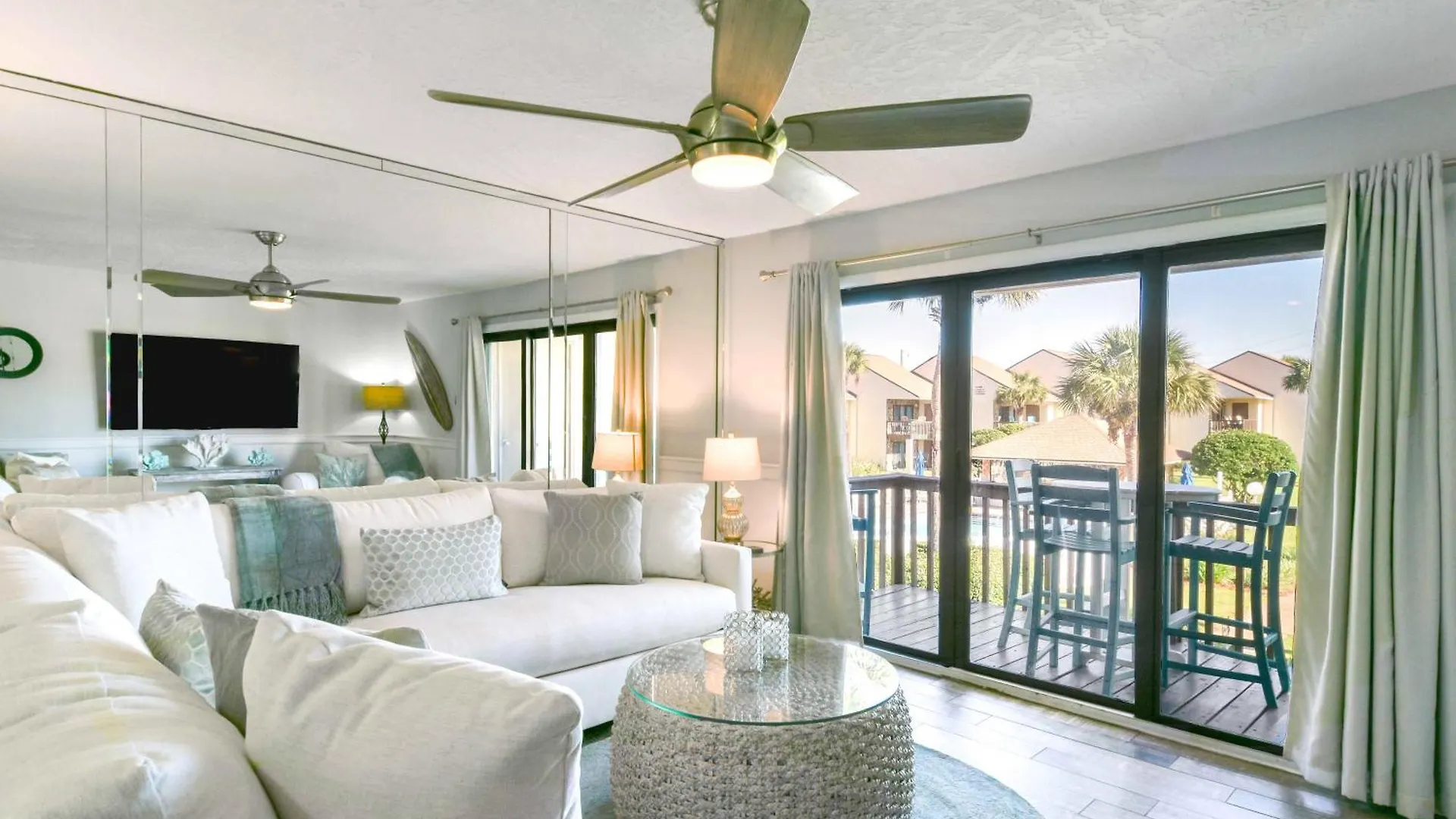 Blue Surf 21 Apartment