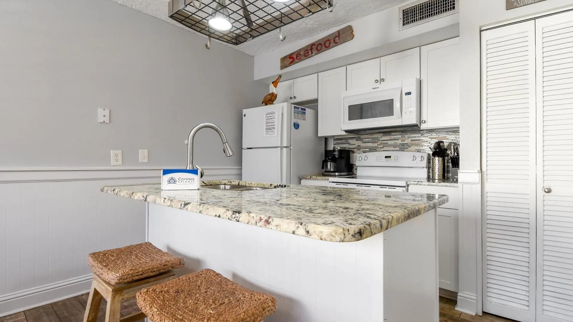 Blue Surf 21 Apartment