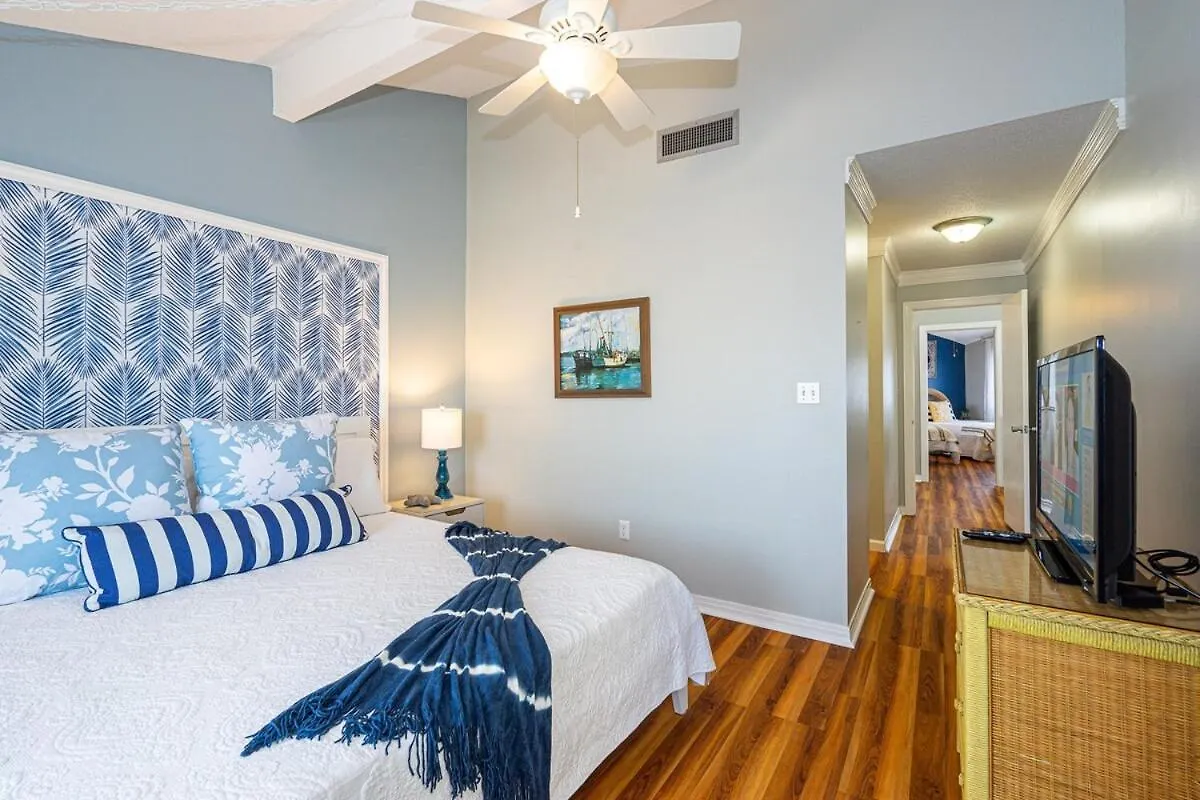 Holiday home Lovely Townhome - Shoreline Towers Walk Pool