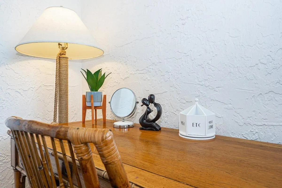 Holiday home Lovely Townhome - Shoreline Towers Walk Pool *