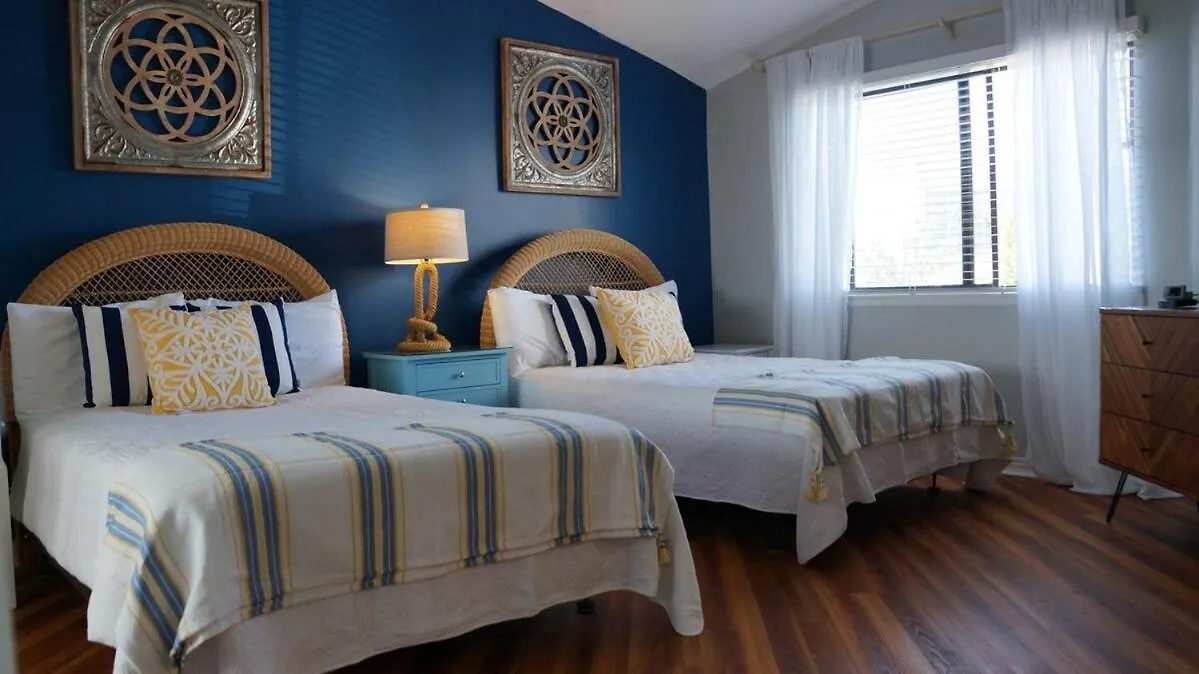 Lovely Townhome - Shoreline Towers Walk Pool Holiday home *