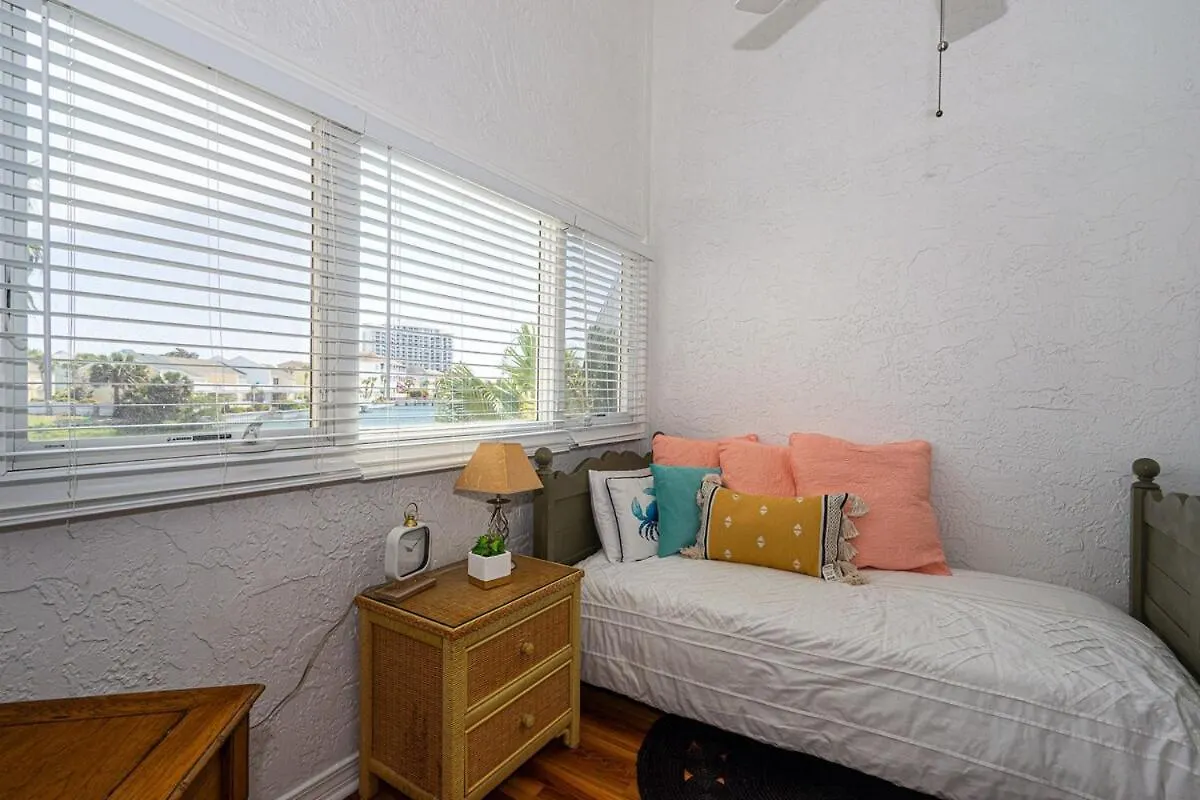 Holiday home Lovely Townhome - Shoreline Towers Walk Pool
