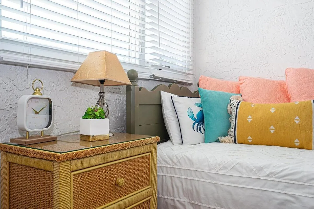 Holiday home Lovely Townhome - Shoreline Towers Walk Pool *