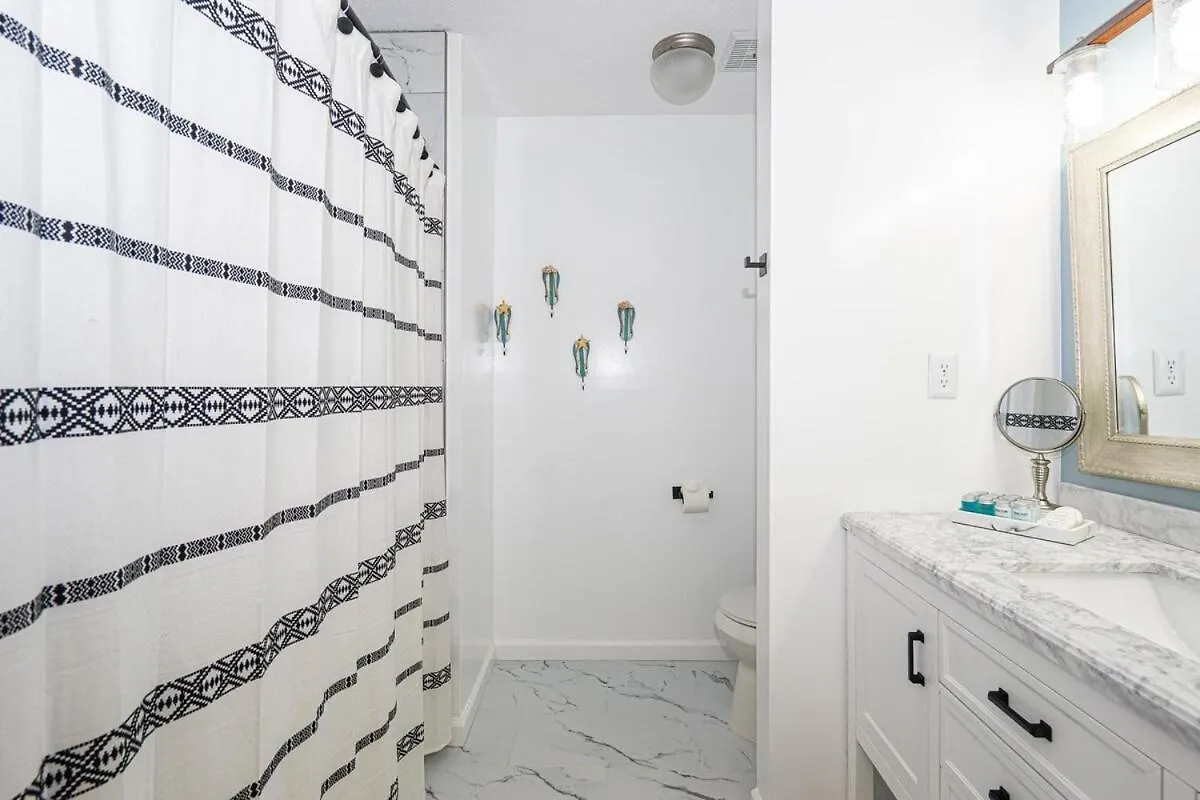 Lovely Townhome - Shoreline Towers Walk Pool Holiday home *