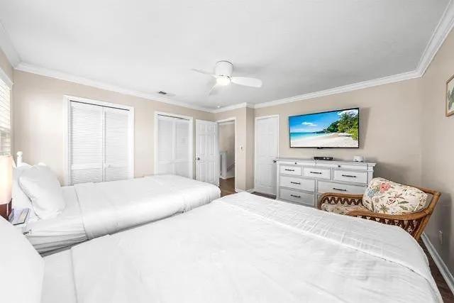 Quiet Surf Ii #1-on Gulf-townhome Holiday home Destin